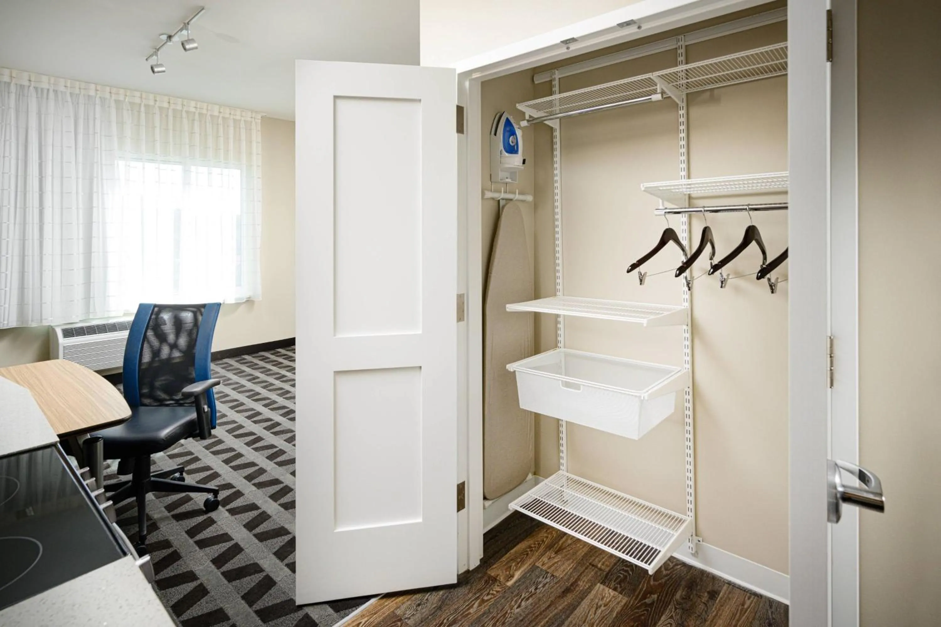 Photo of the whole room in TownePlace Suites by Marriott Tuscaloosa