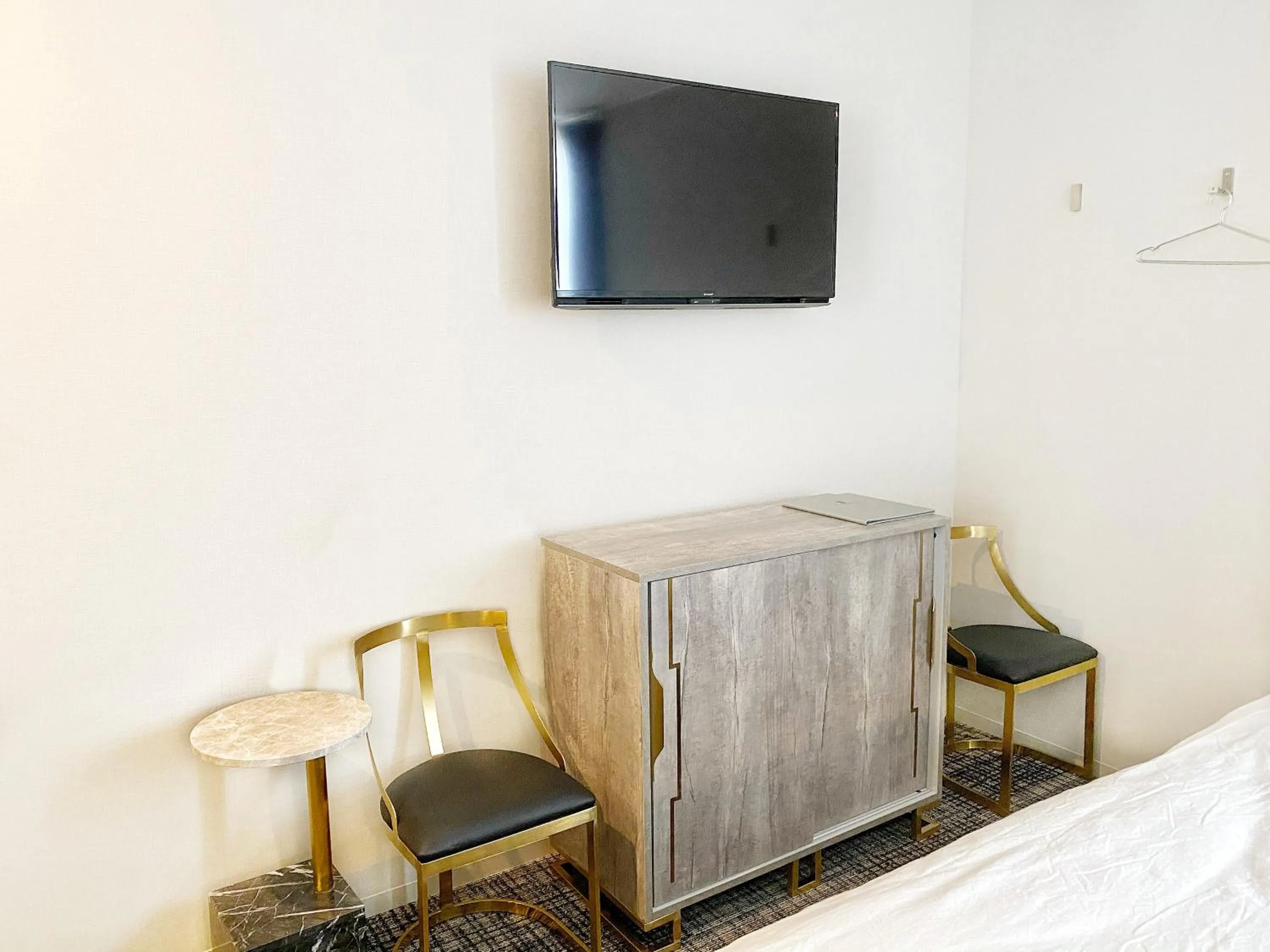 TV and multimedia in The Barn Tokyo