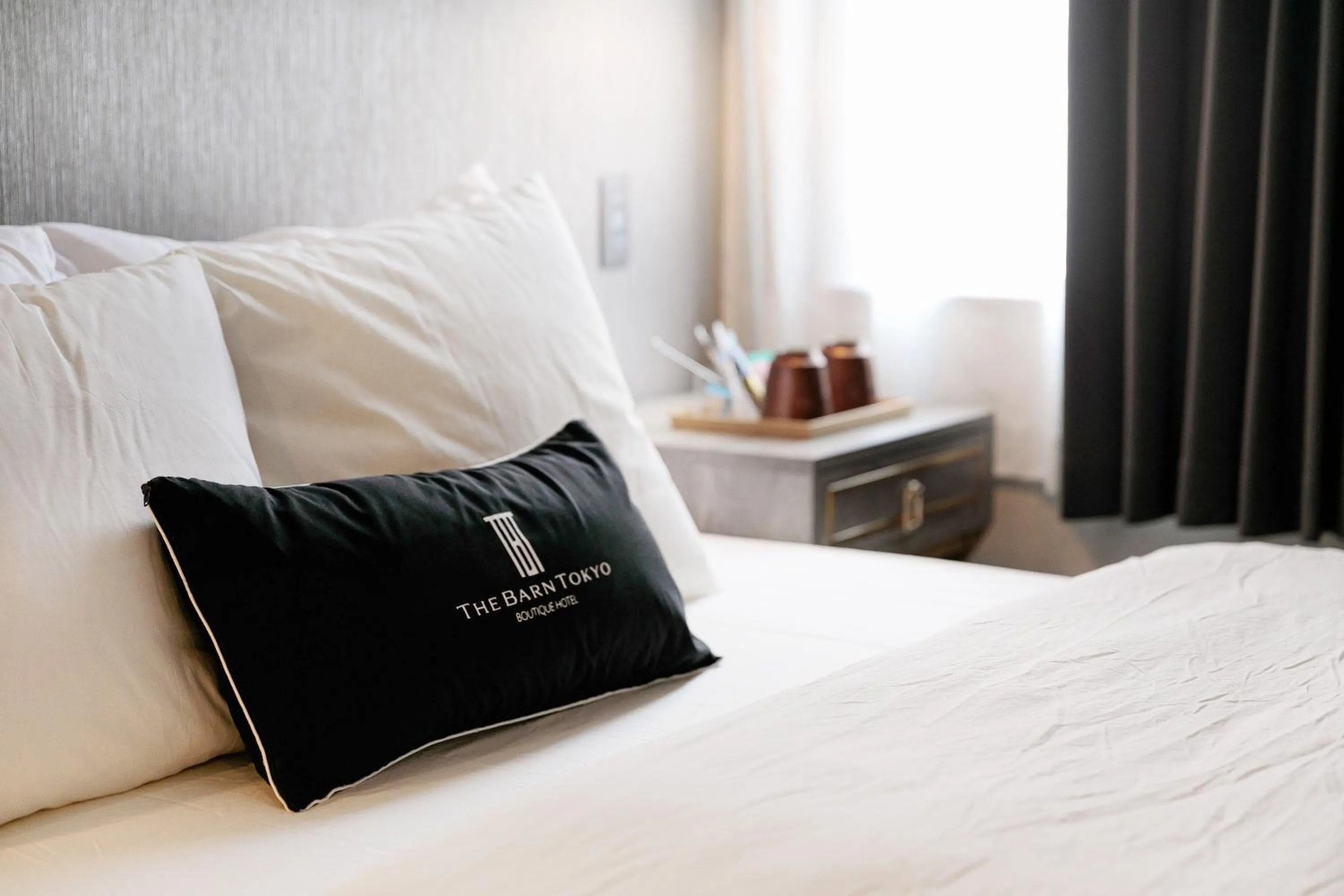 Bed in The Barn Tokyo