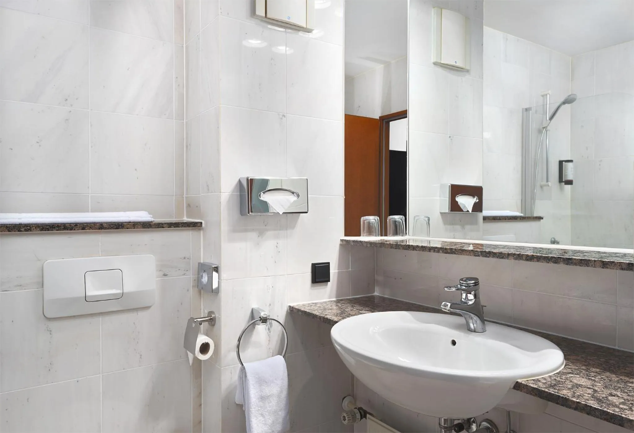 Toilet in Trip Inn Hotel Egelsbach Frankfurt