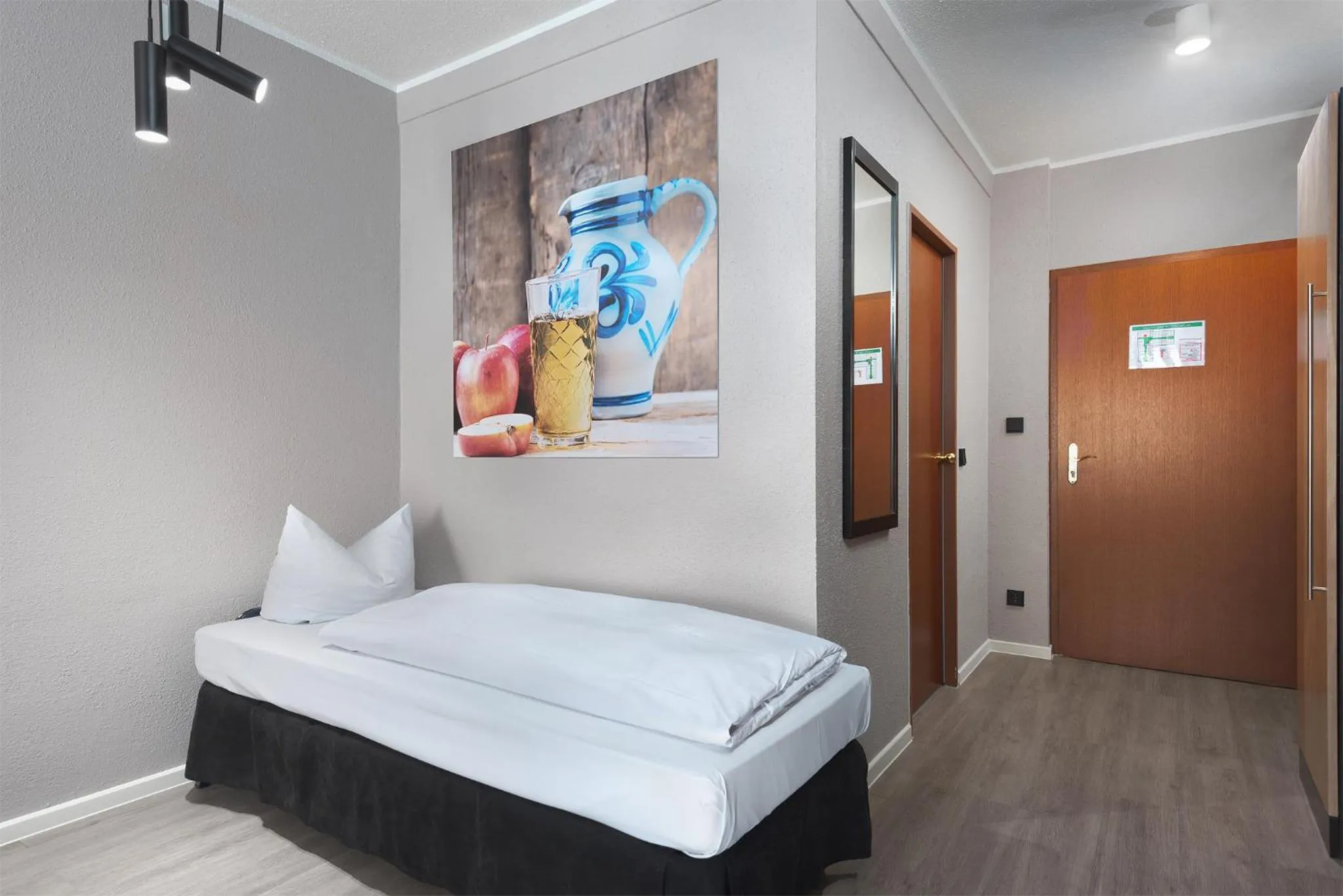 Photo of the whole room, Bed in Trip Inn Hotel Egelsbach Frankfurt