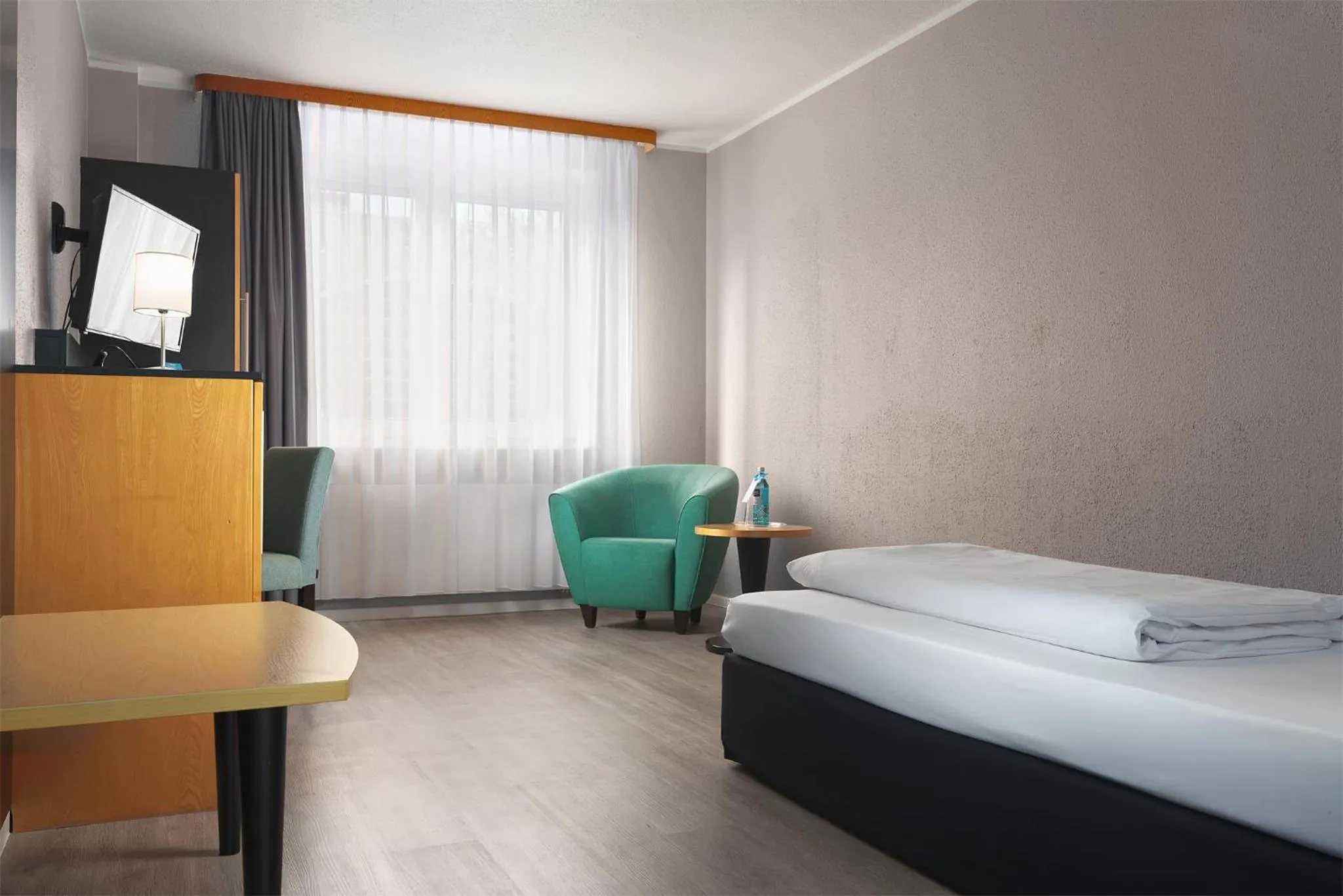 Photo of the whole room, Bed in Trip Inn Hotel Egelsbach Frankfurt