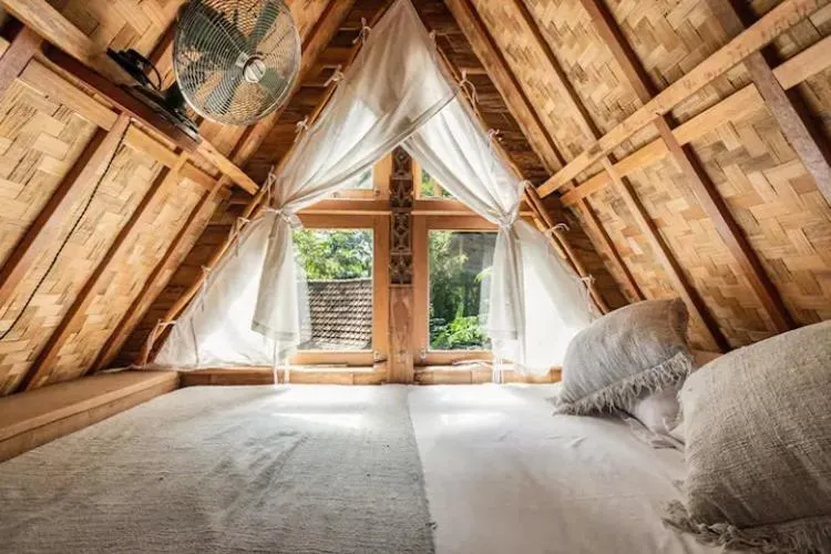 Bed in Roots Tree House