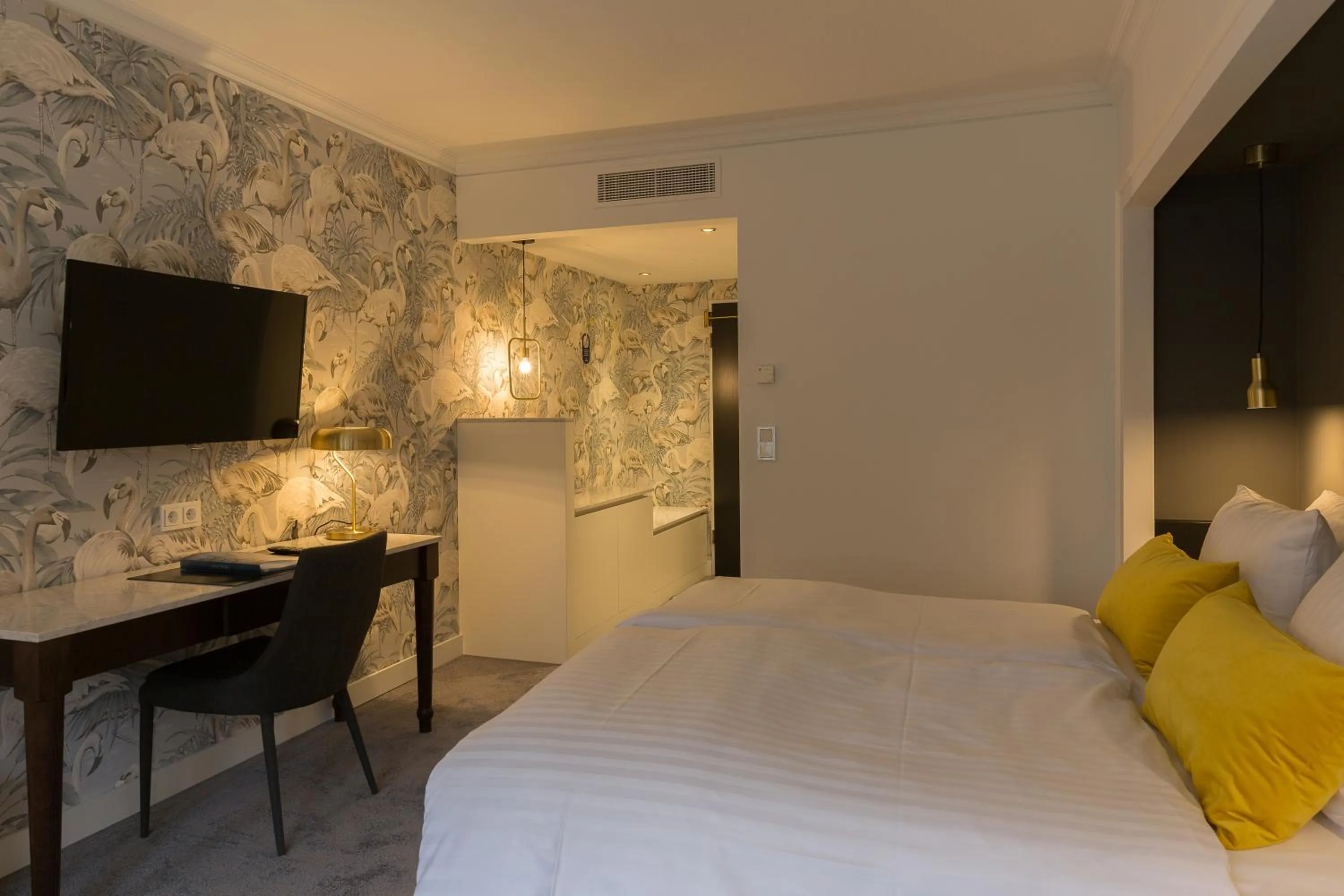 Photo of the whole room, Bed in Van der Valk Hotel Hildesheim