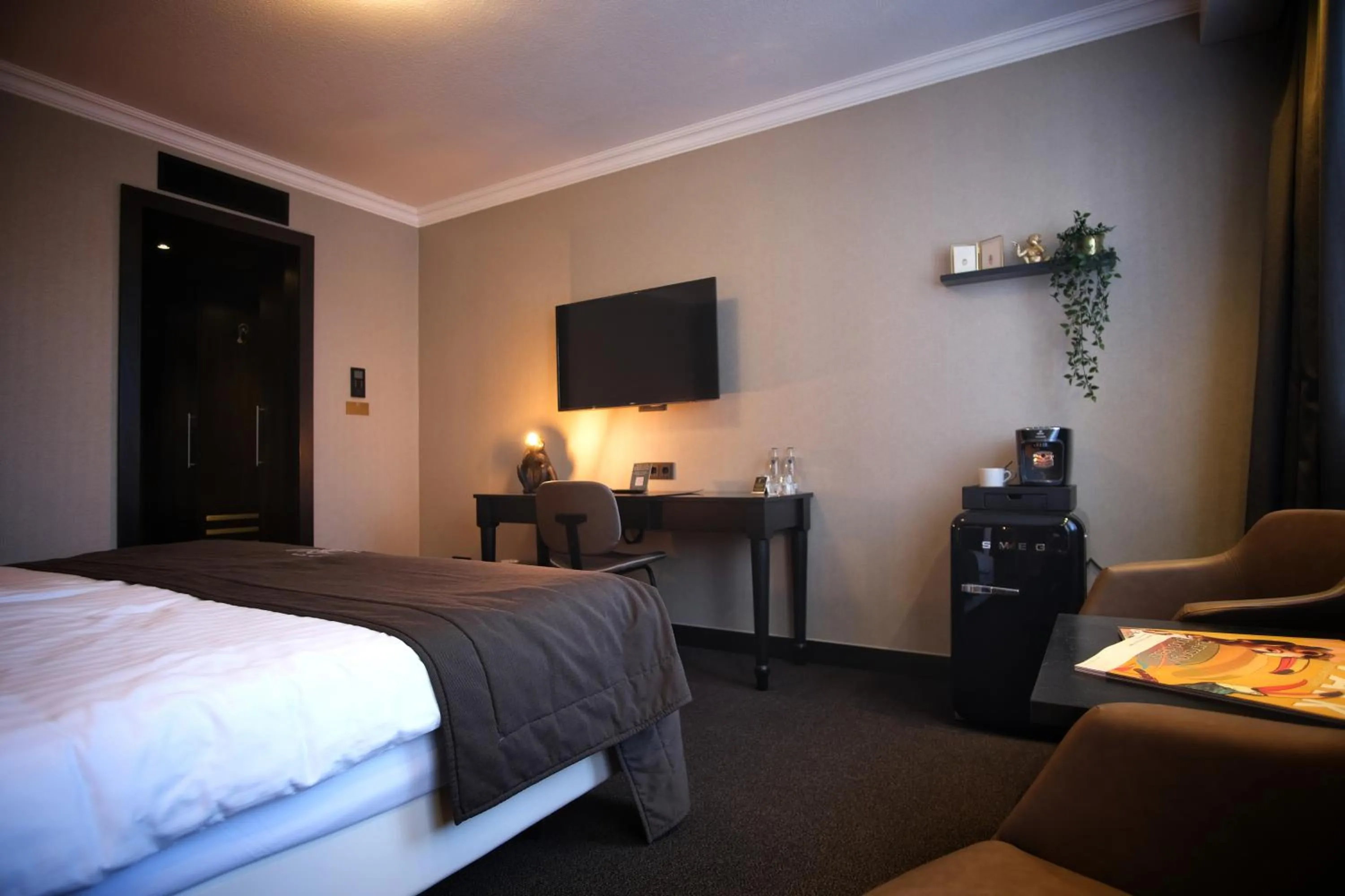 TV and multimedia, Bed in Van der Valk Hotel Hildesheim