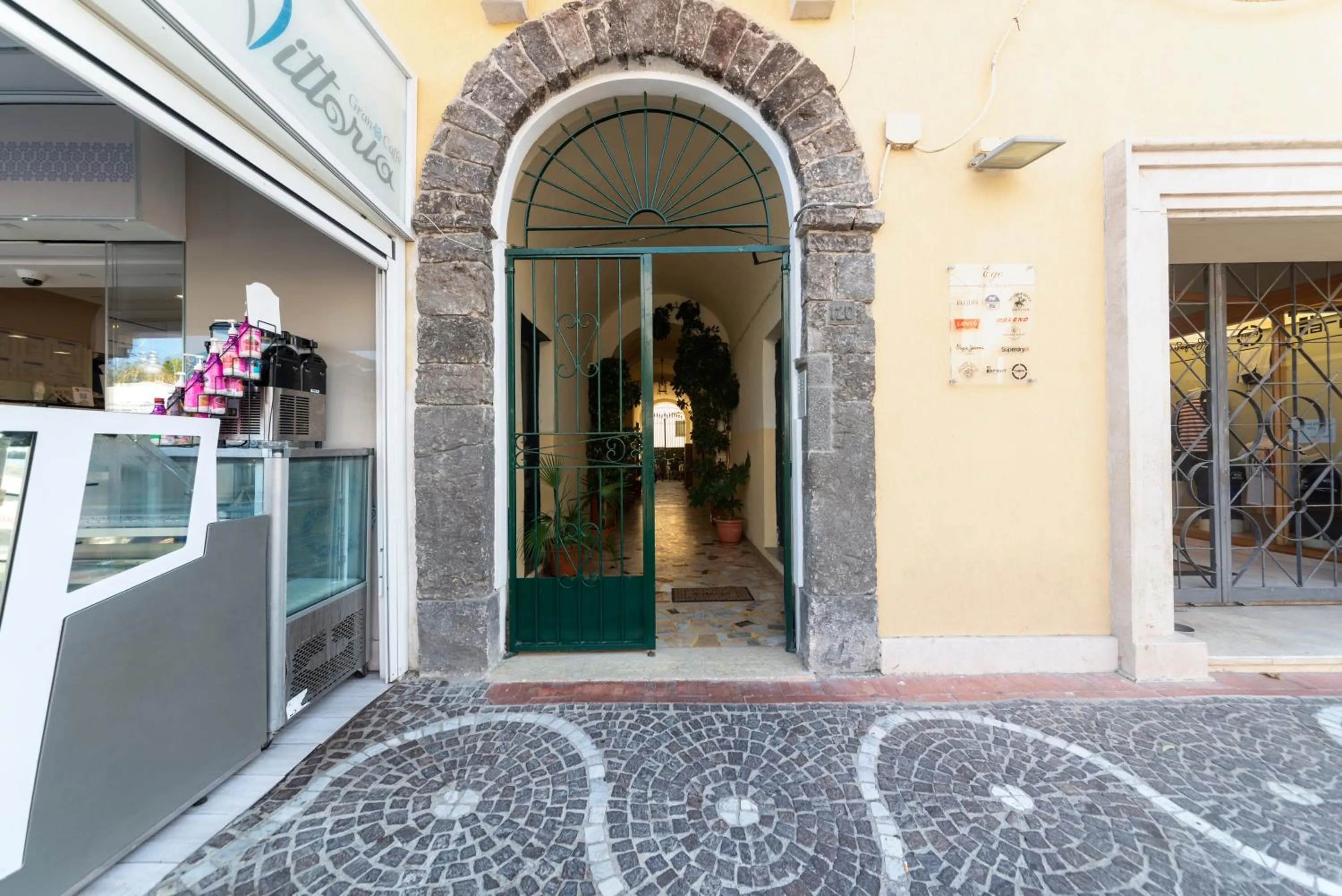 Facade/entrance in B&B La Piazzetta
