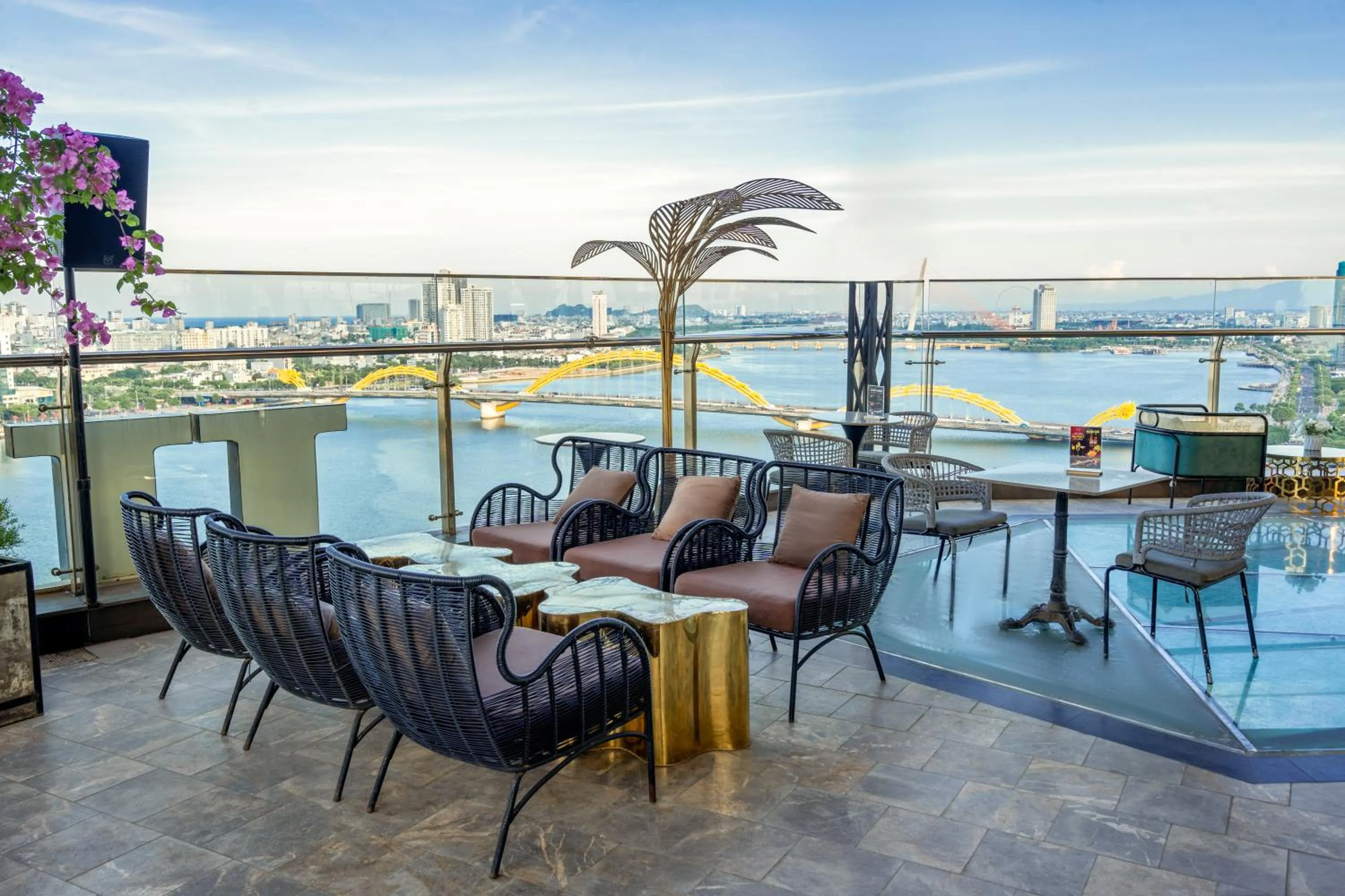 Property building in HAIAN Riverfront Hotel Da Nang