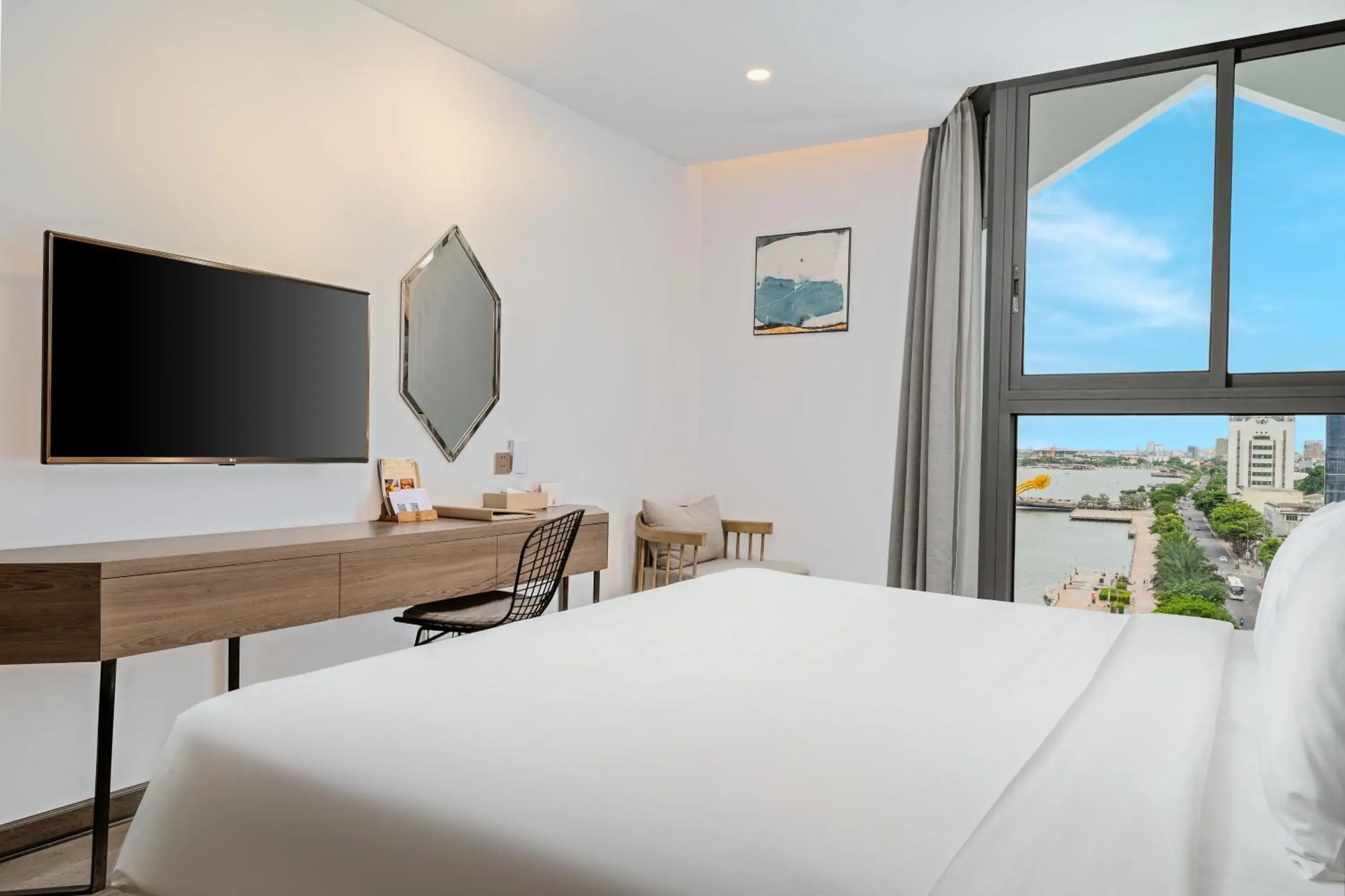 Deluxe Partial Riverview Double in HAIAN Riverfront Hotel Da Nang Deluxe Partial Riverview Double in HAIAN Riverfront Hotel Da Nang