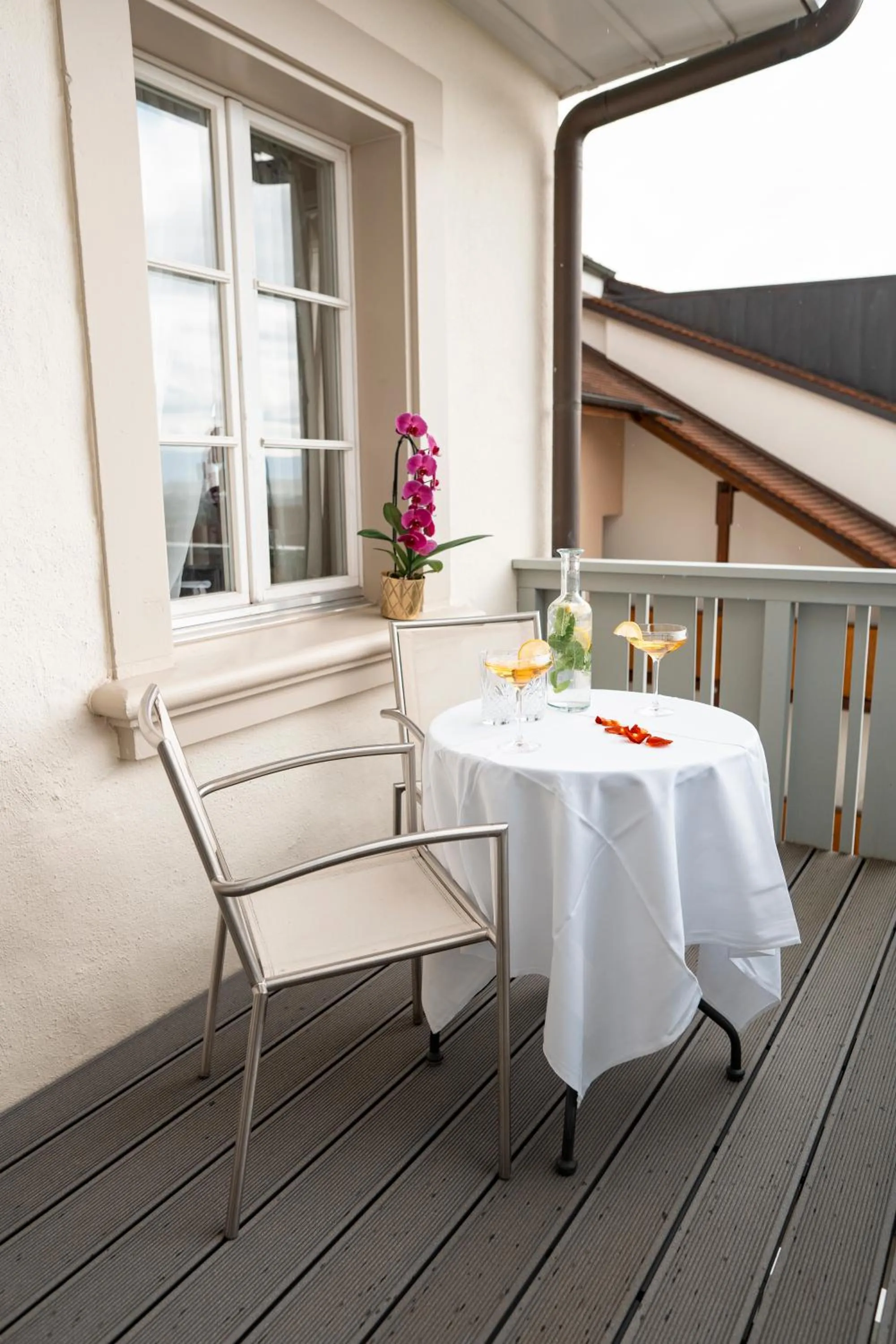 Patio in SWISS HOTEL LA COURONNE