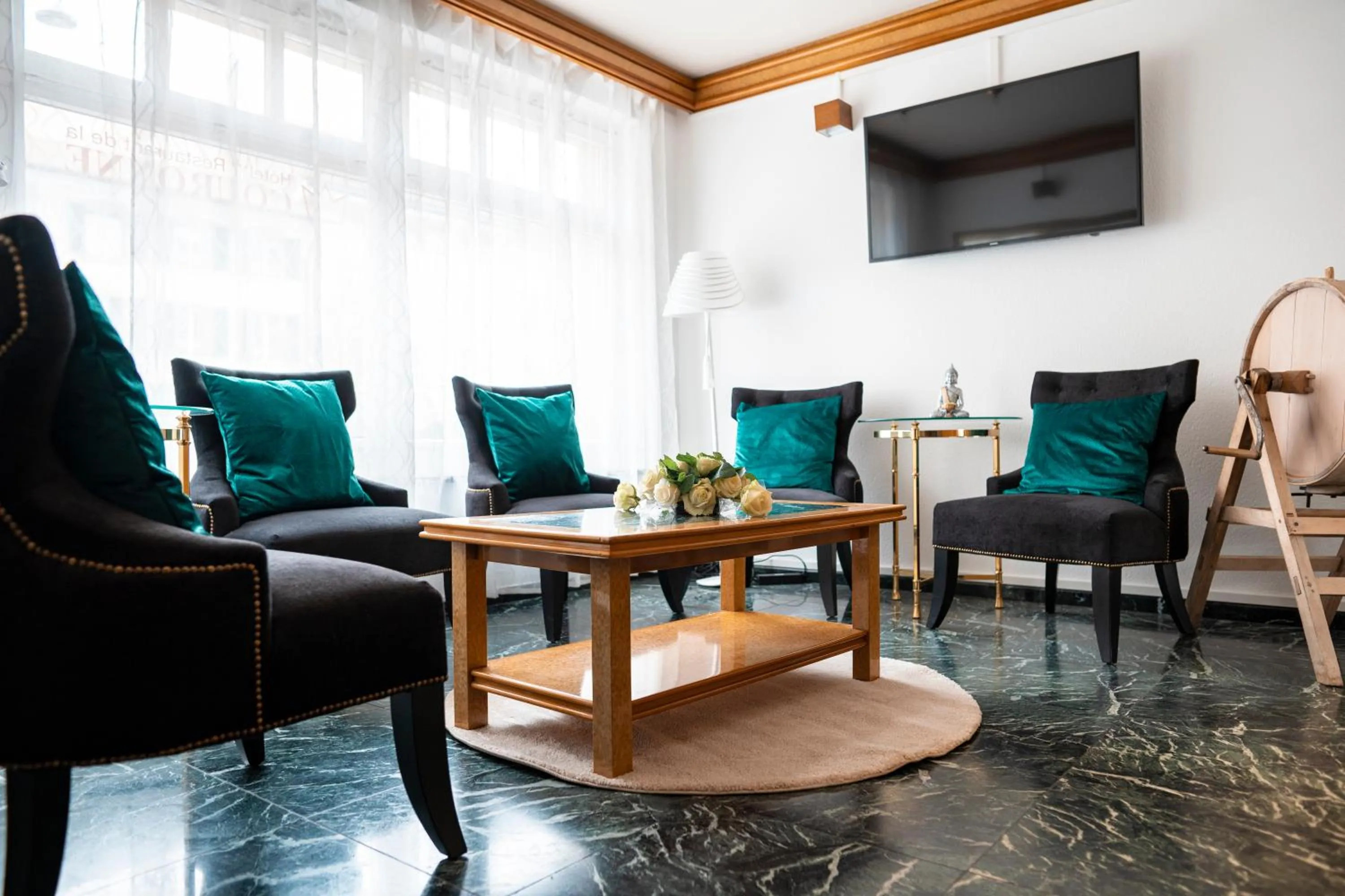 Lobby or reception in SWISS HOTEL LA COURONNE