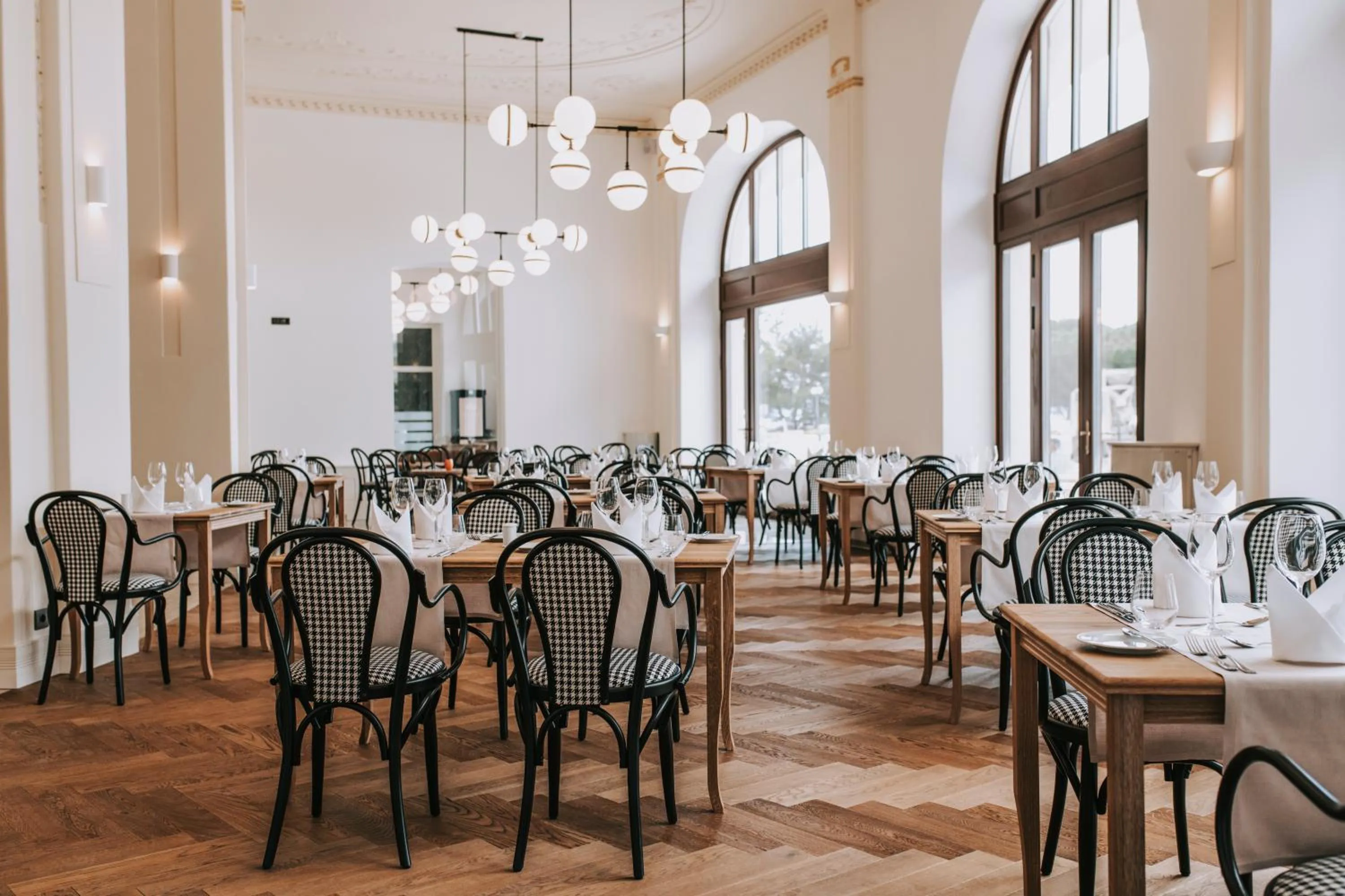 Restaurant/places to eat in Hotel Miramare