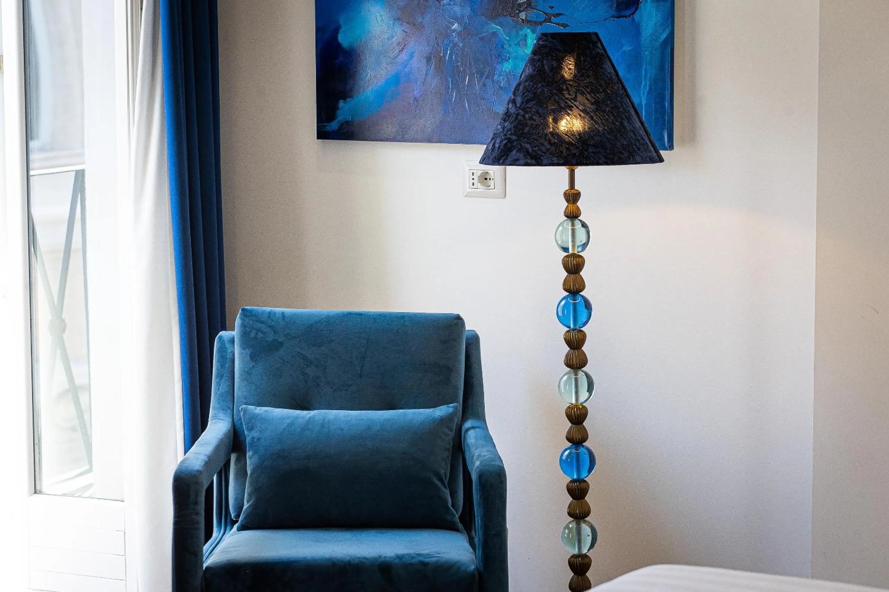 Decorative detail in Suite della Pigna