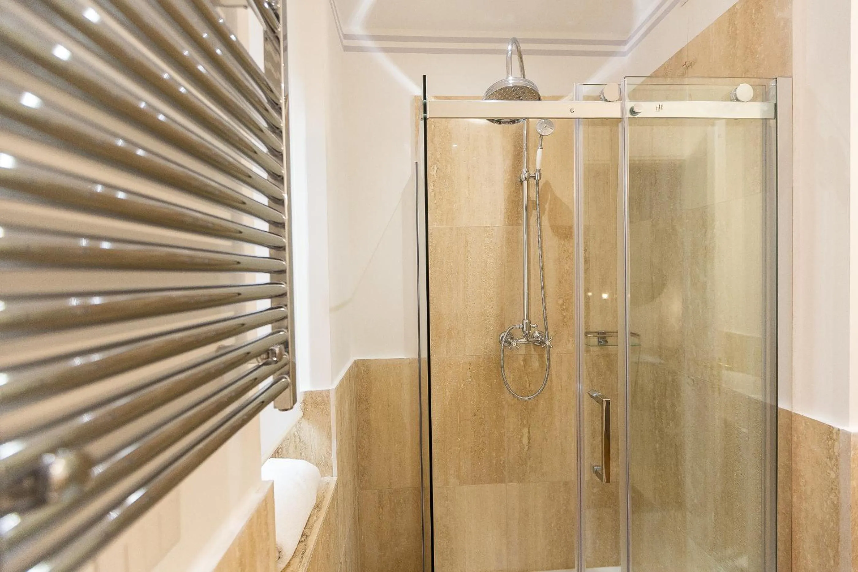 Shower in Suite della Pigna