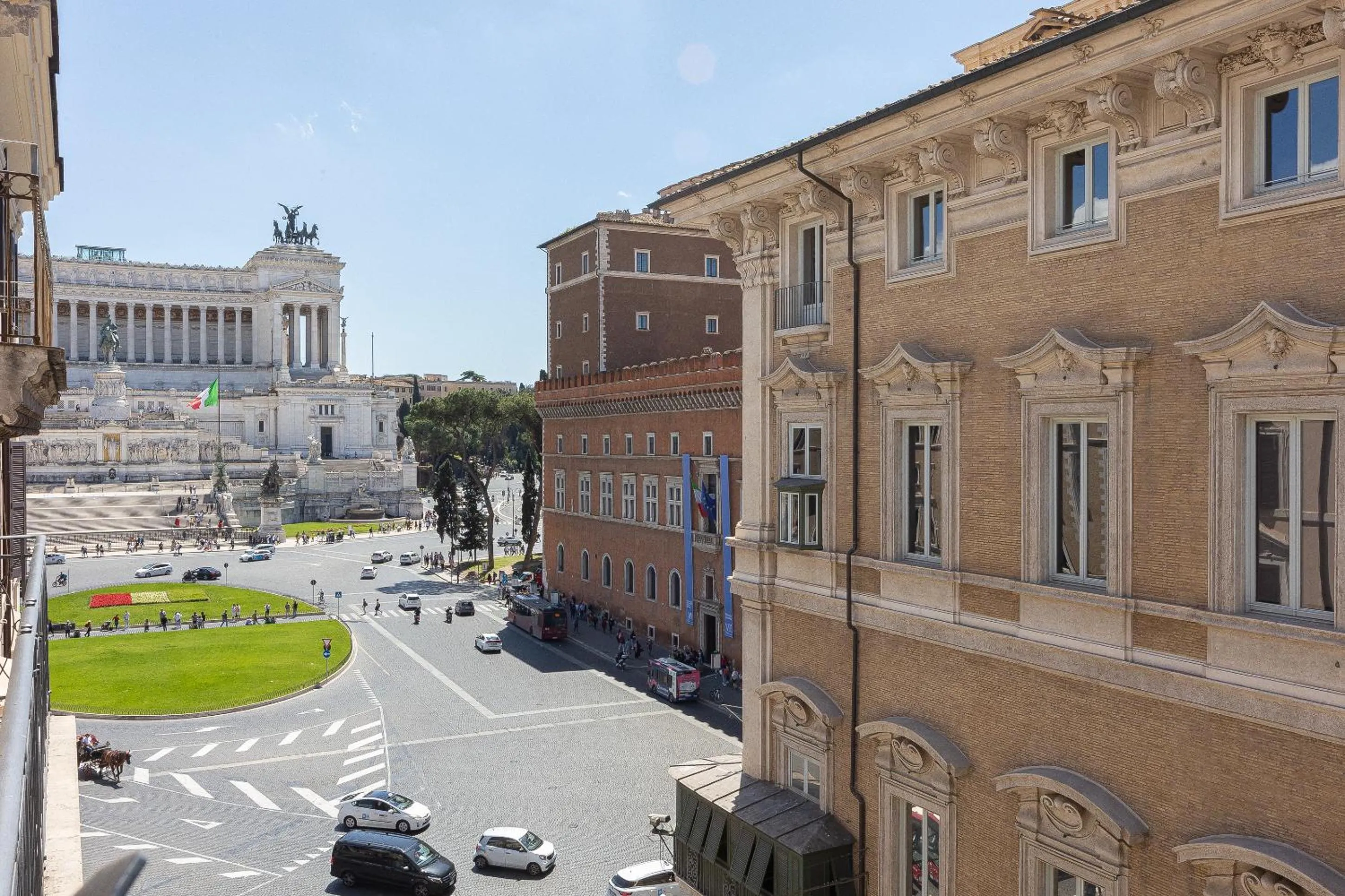 Nearby landmark in Suite della Pigna