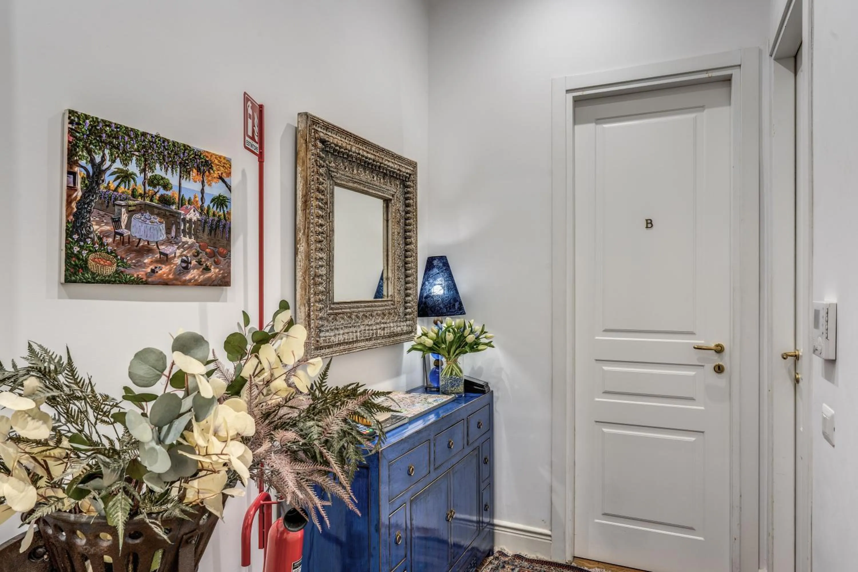 Property building in Suite della Pigna
