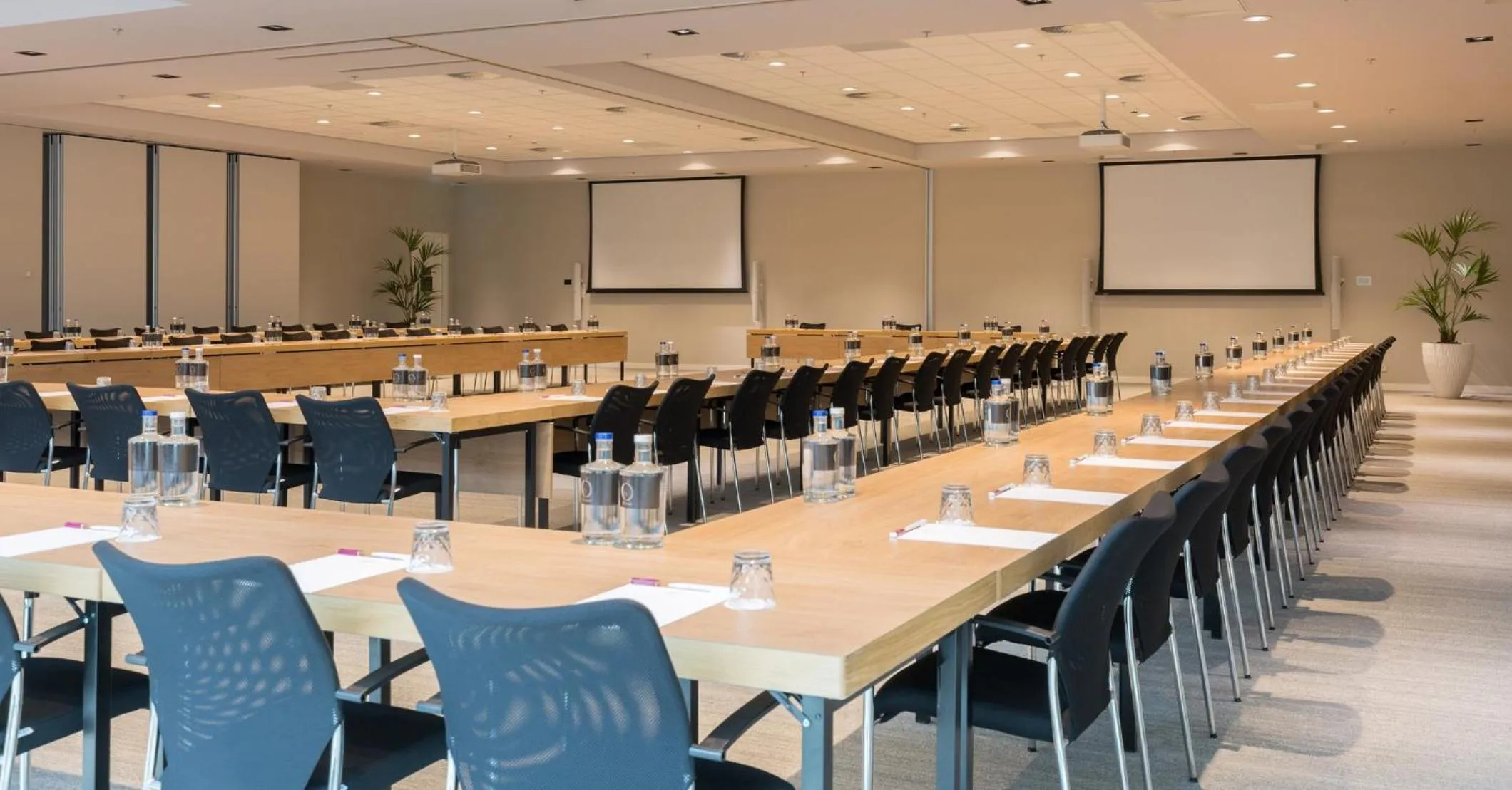Meeting/conference room in Crowne Plaza Utrecht - Central Station by IHG