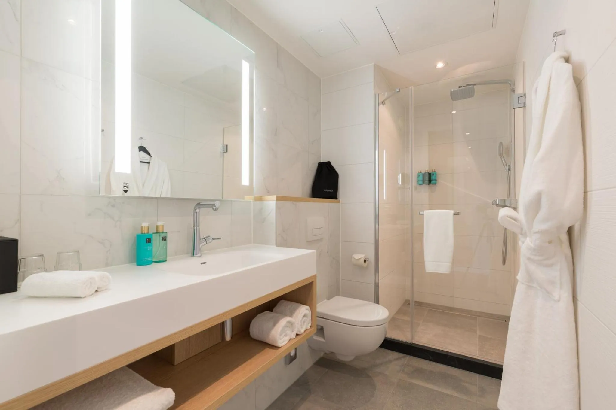 Bathroom in Crowne Plaza Utrecht - Central Station by IHG