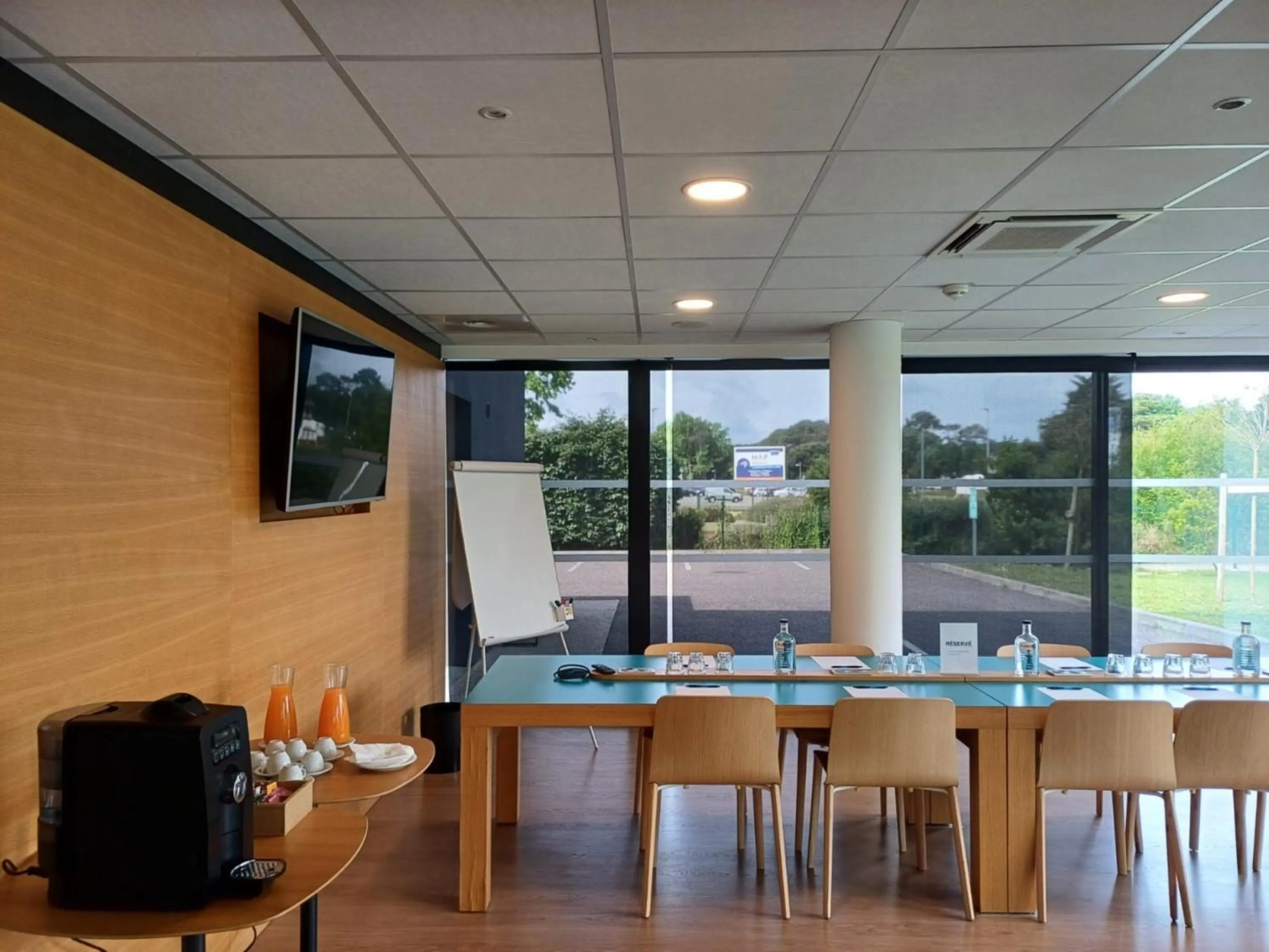 Meeting/conference room in Holiday Inn Express - Arcachon - La Teste by IHG