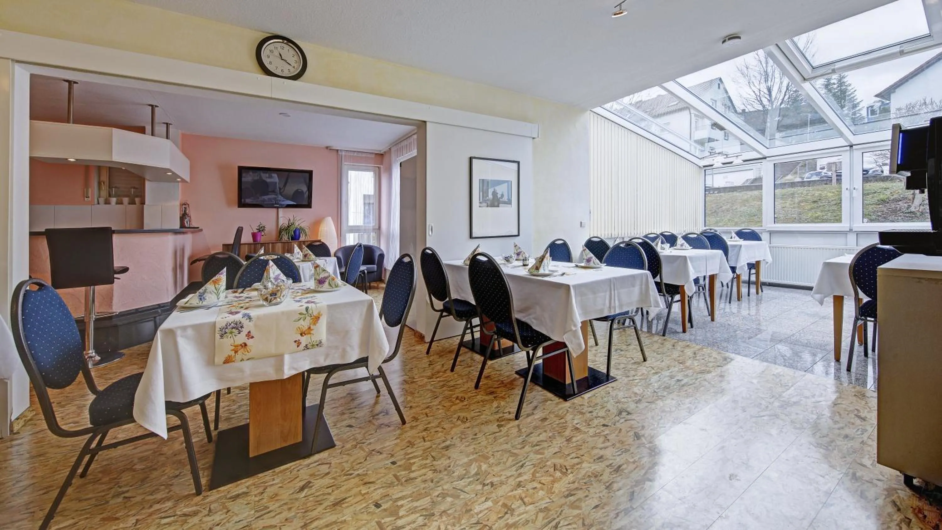 Restaurant/places to eat in Airport-Hotel Stetten