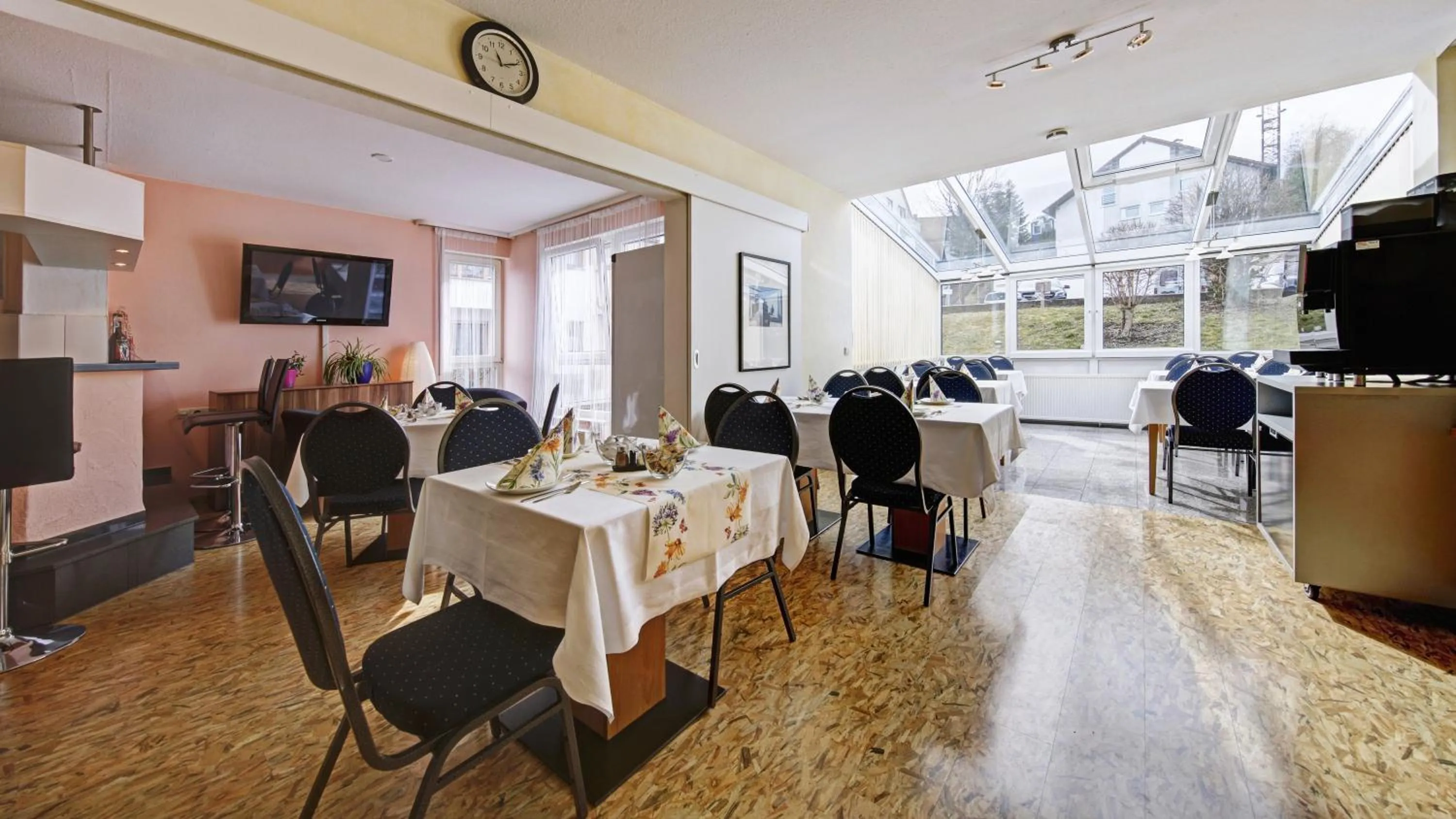 Restaurant/places to eat in Airport-Hotel Stetten