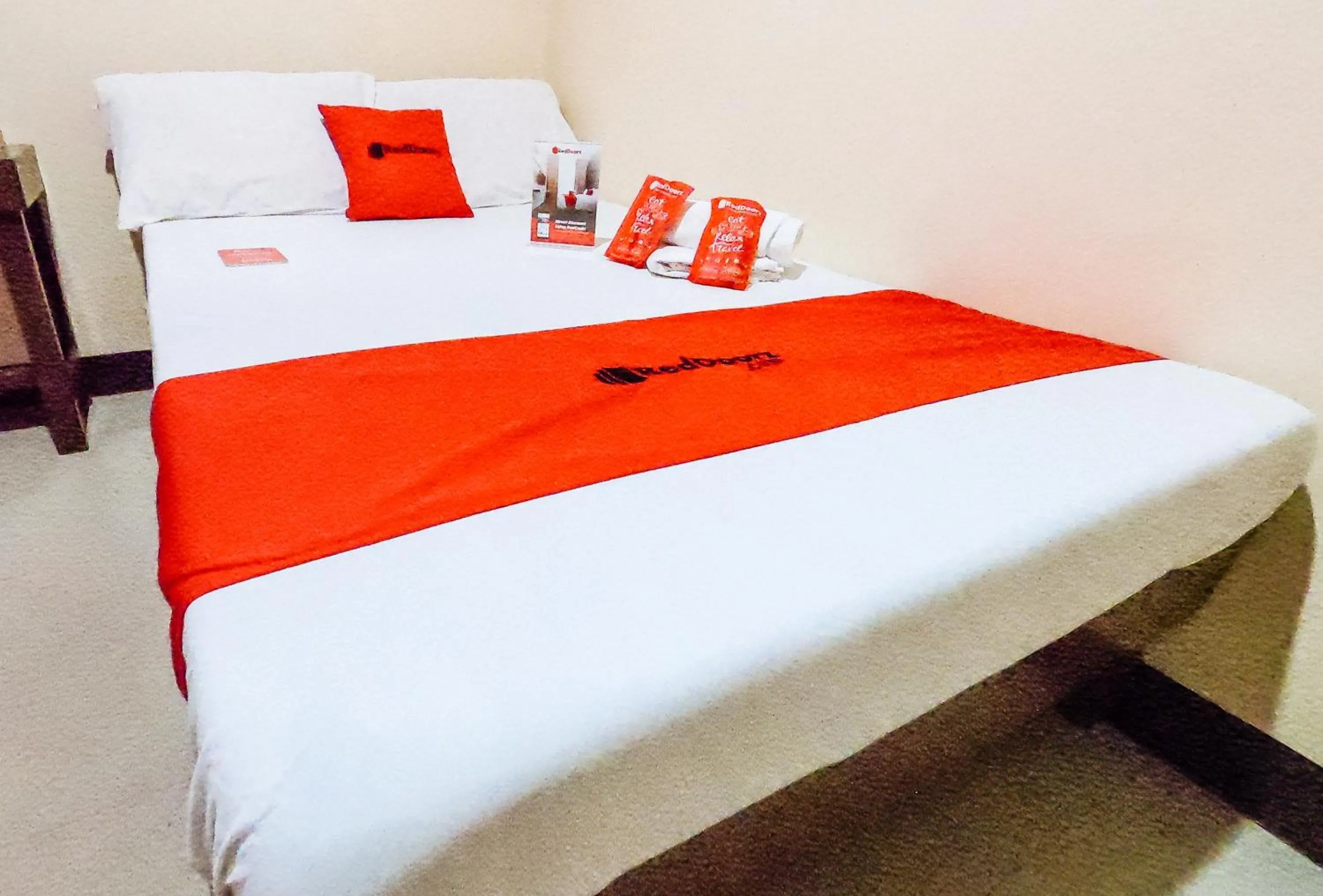 Bed in RedDoorz @ Pamaong Street