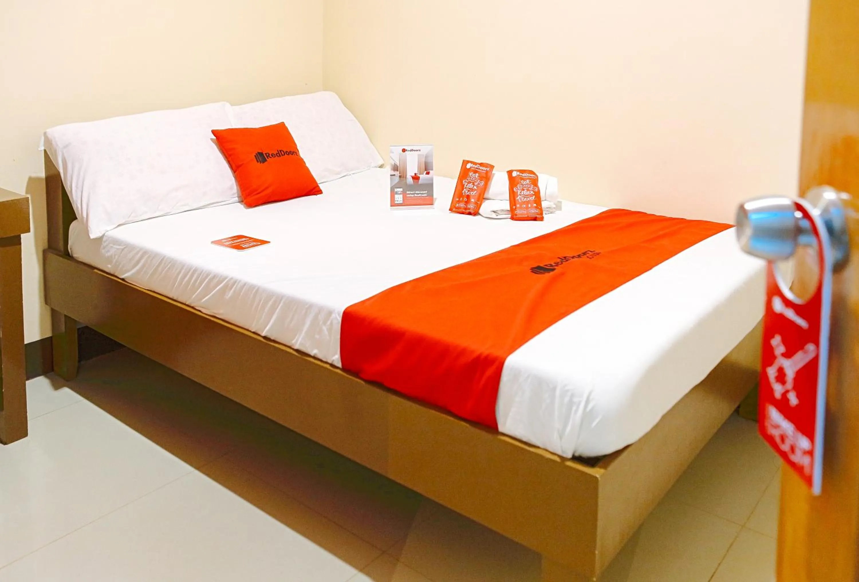 Bed in RedDoorz @ Pamaong Street