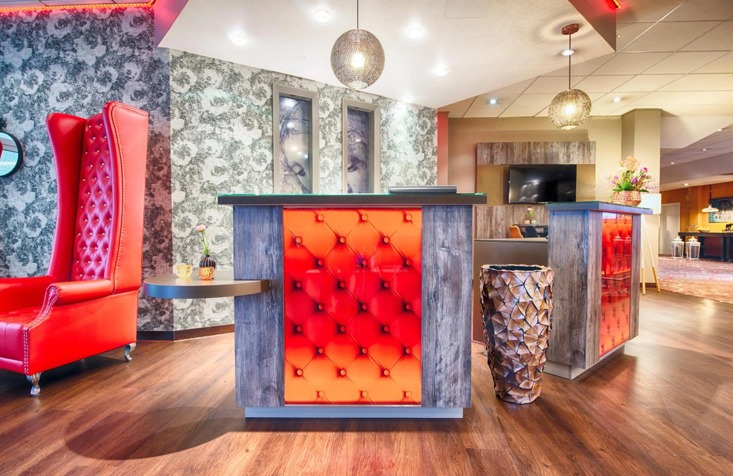 Lobby or reception in Leonardo Hotel Mannheim-Ladenburg