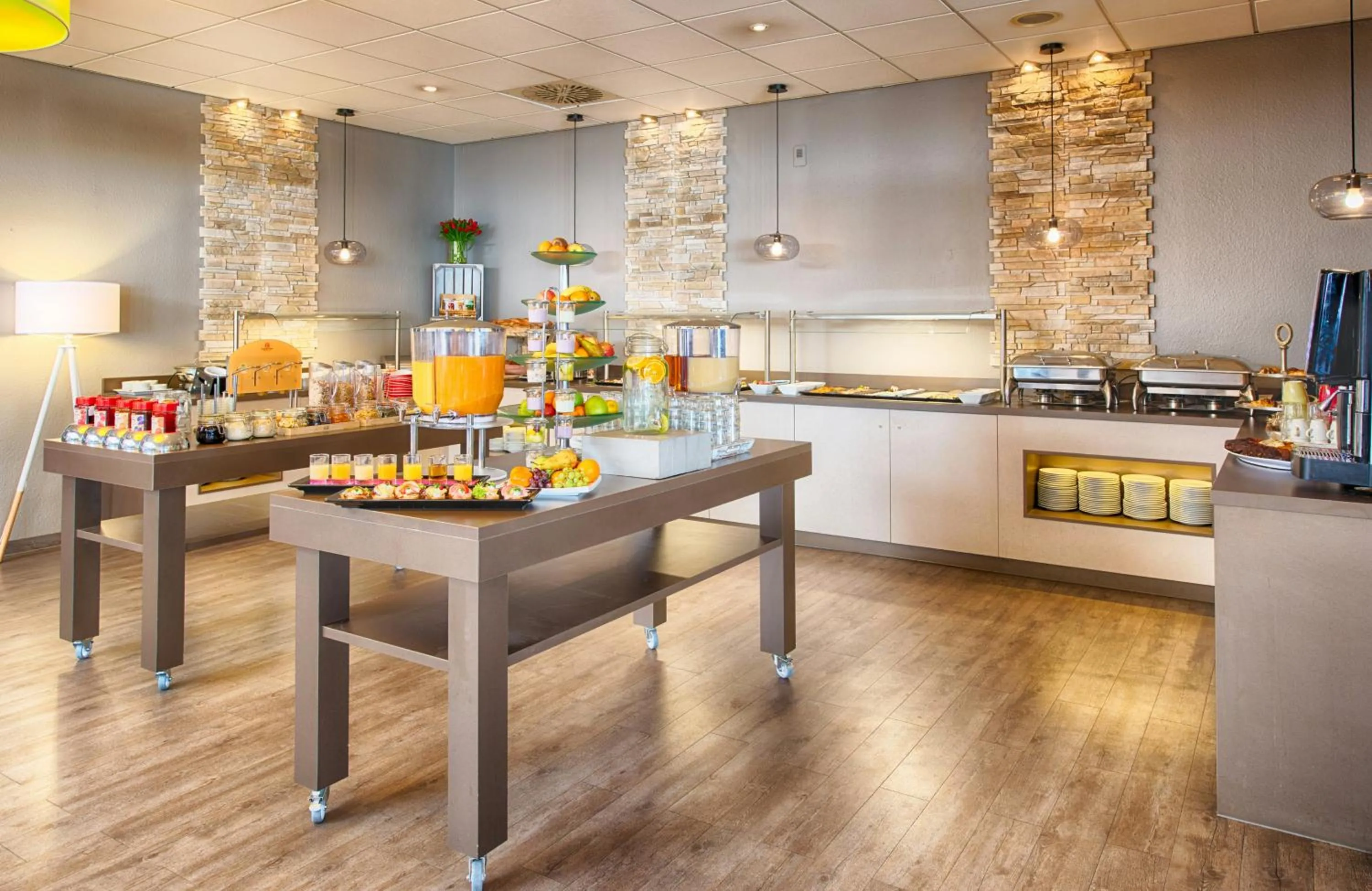 Buffet breakfast in Leonardo Hotel Mannheim-Ladenburg