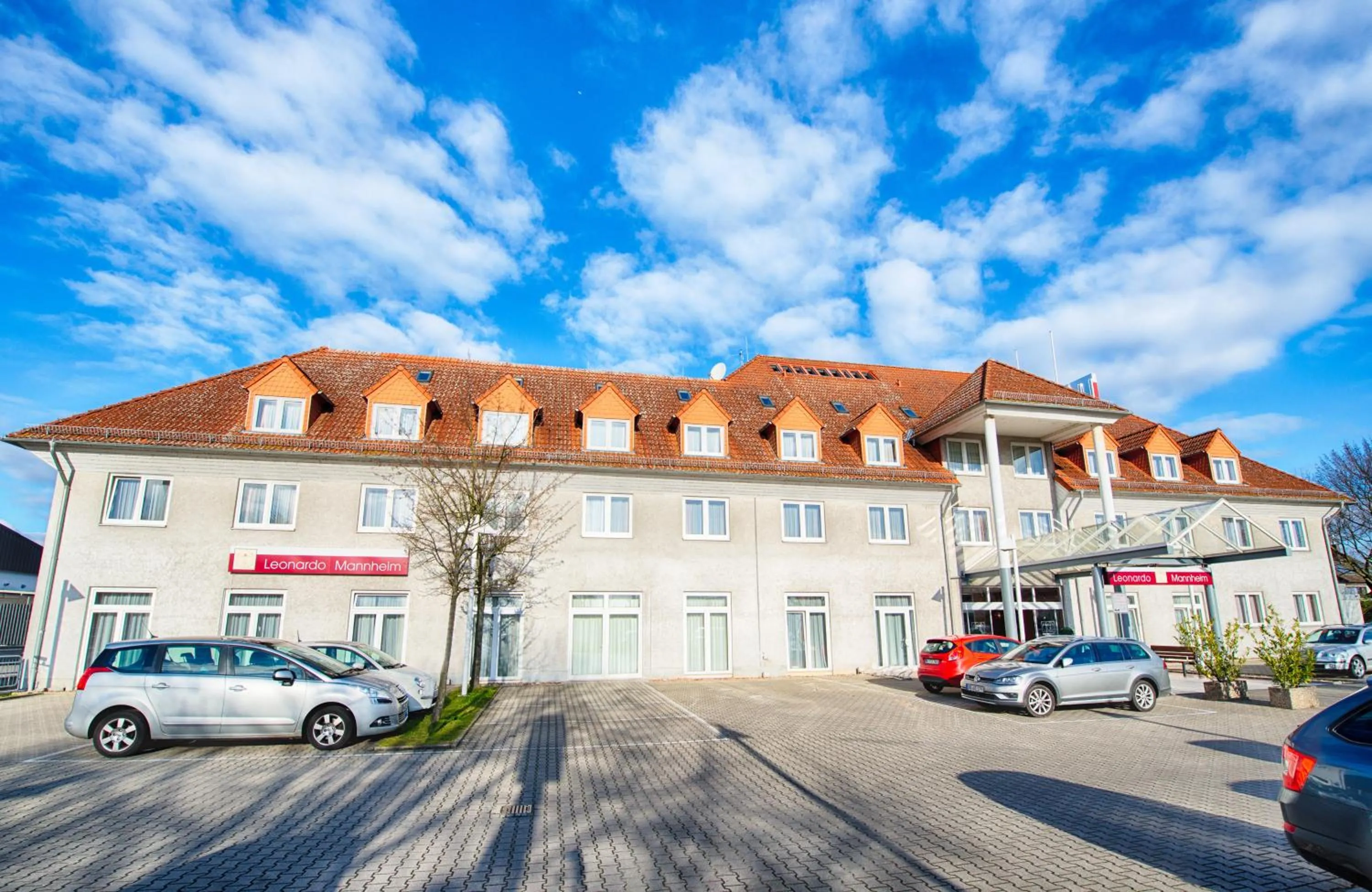Property building in Leonardo Hotel Mannheim-Ladenburg