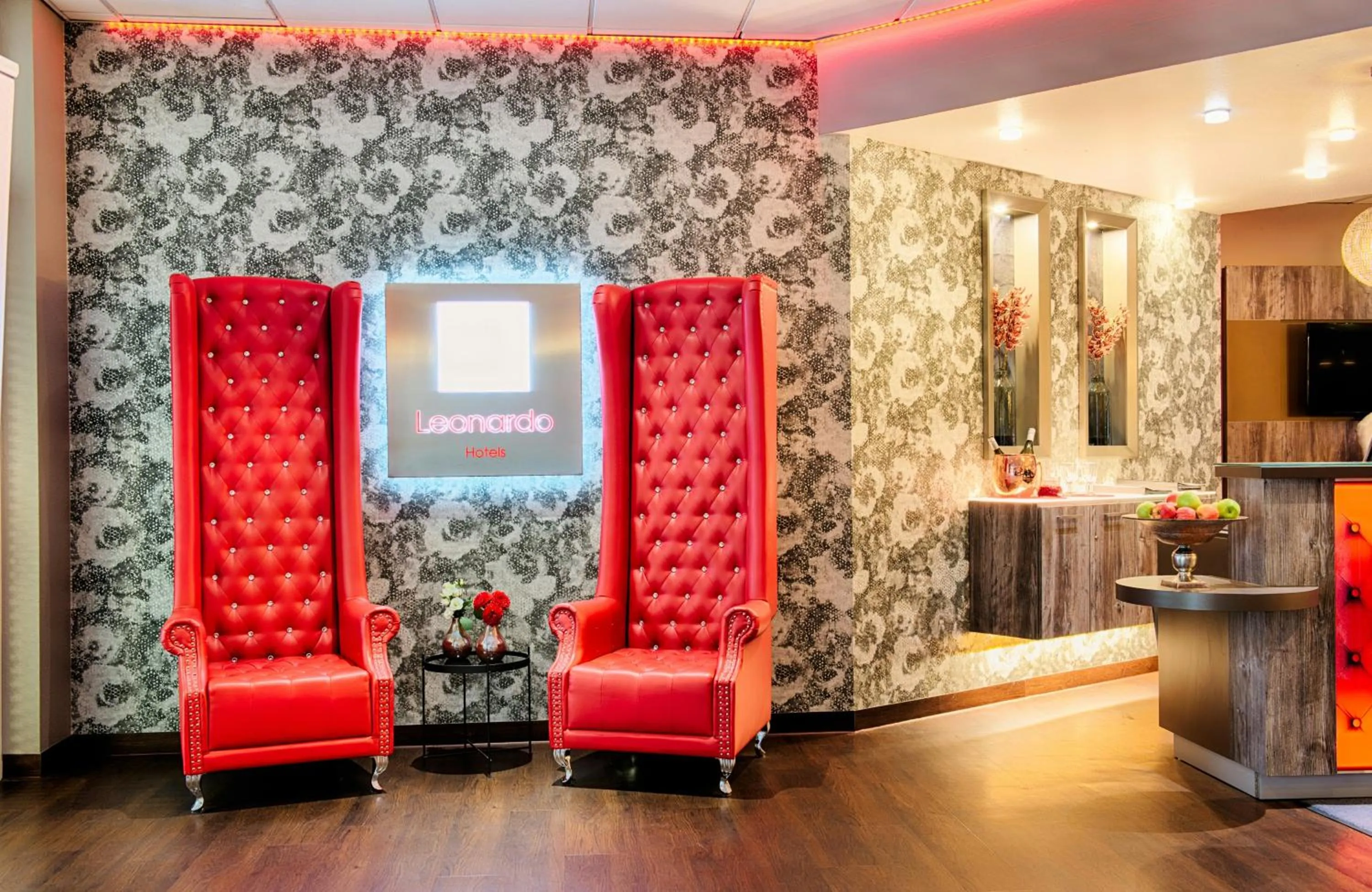 Lobby or reception in Leonardo Hotel Mannheim-Ladenburg