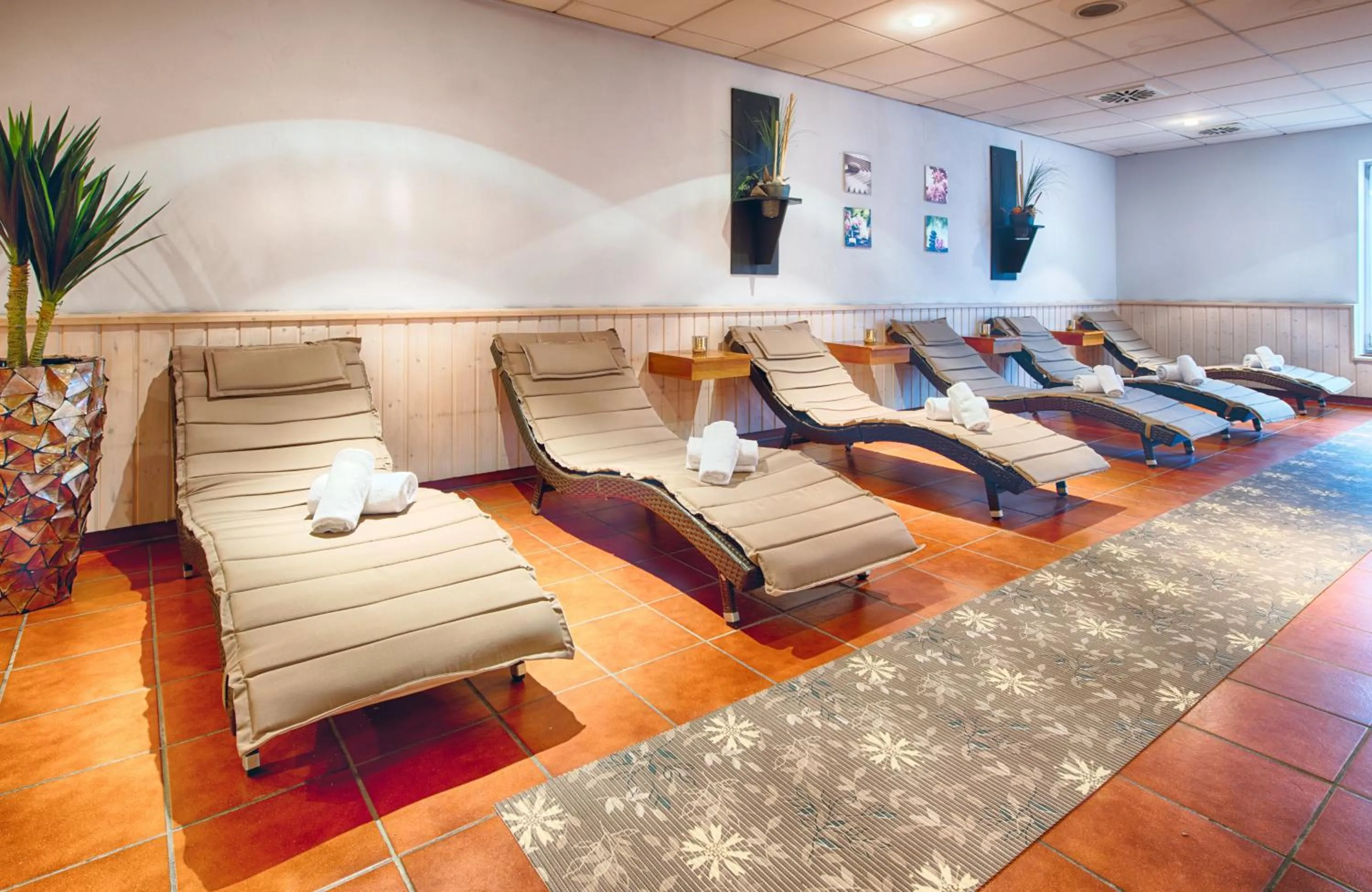 Spa and wellness centre/facilities in Leonardo Hotel Mannheim-Ladenburg