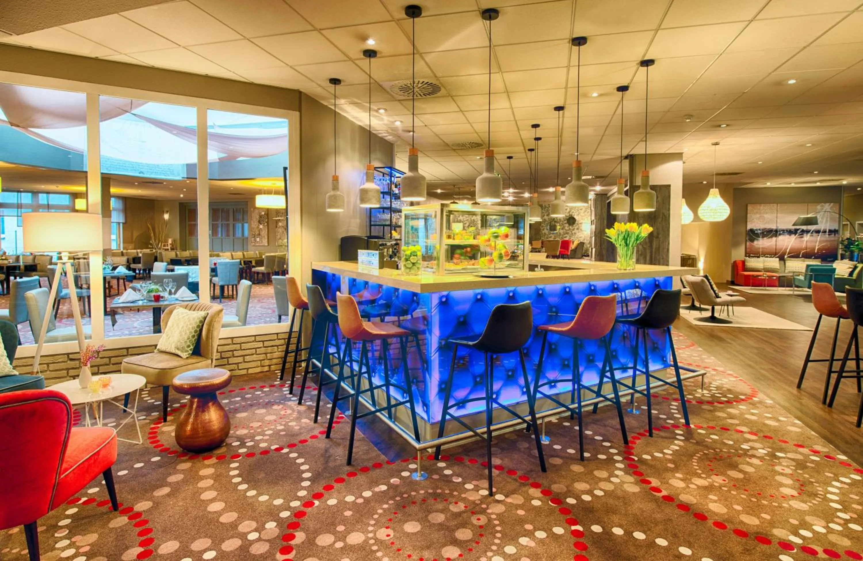 Lounge or bar in Leonardo Hotel Mannheim-Ladenburg