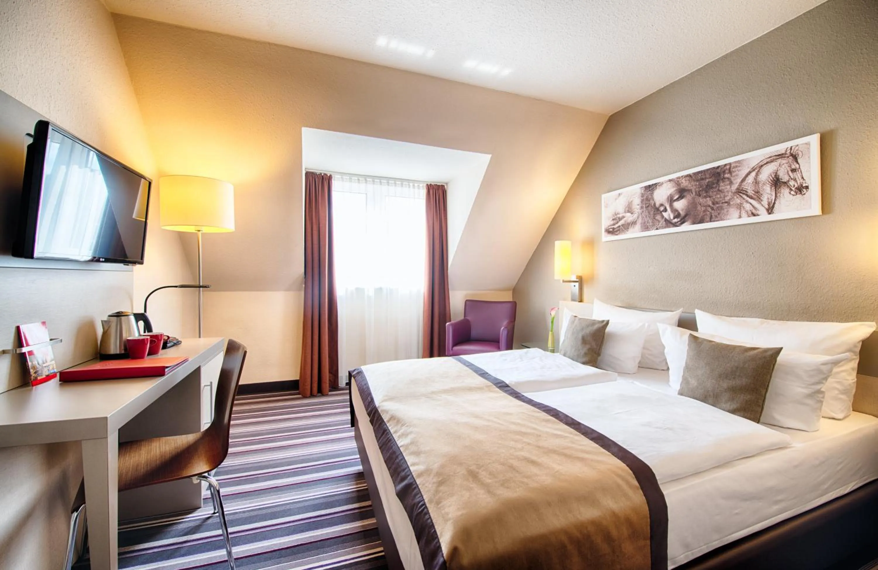 Photo of the whole room, Bed in Leonardo Hotel Mannheim-Ladenburg