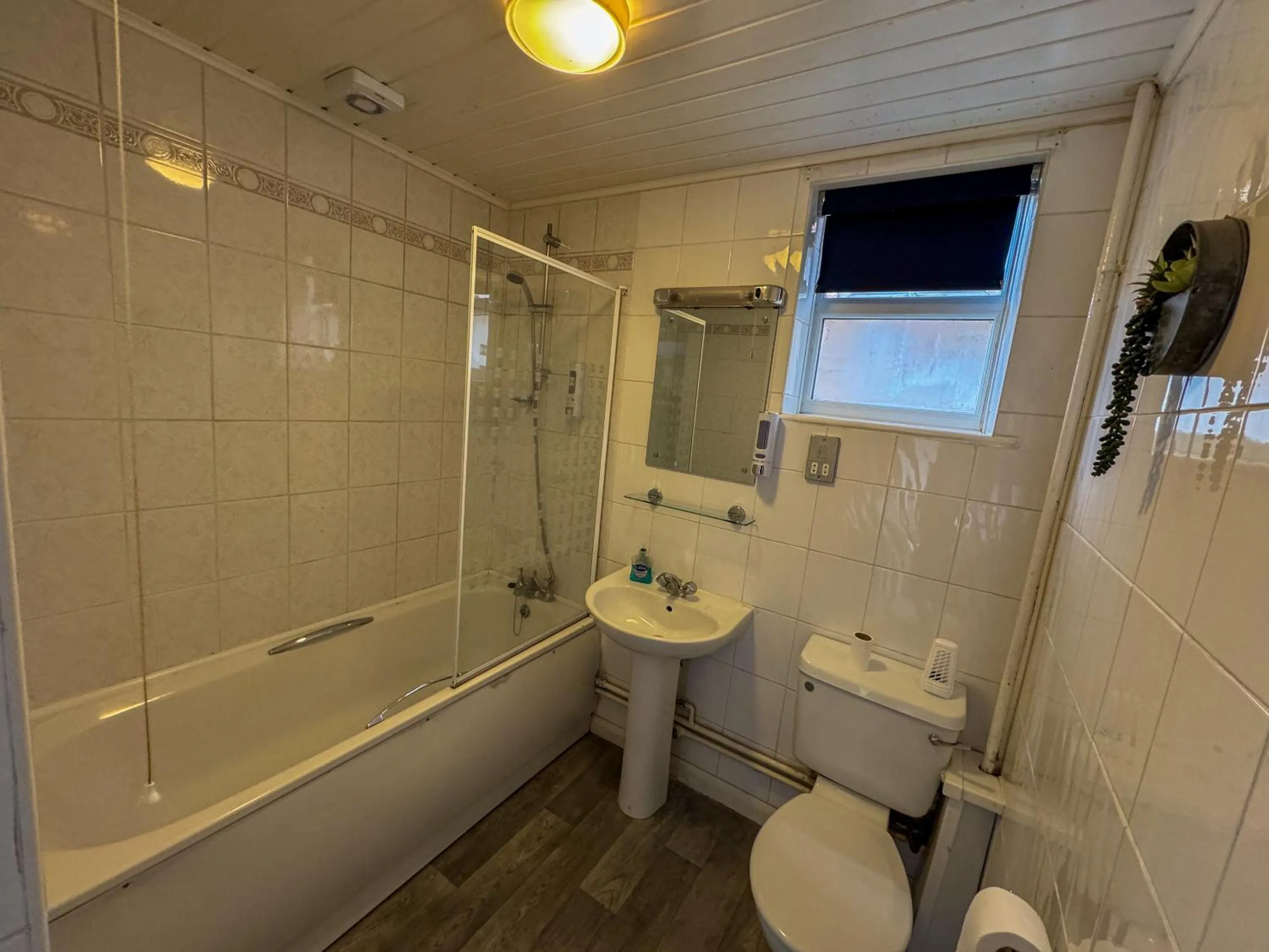 Bathroom in The New England Hotel