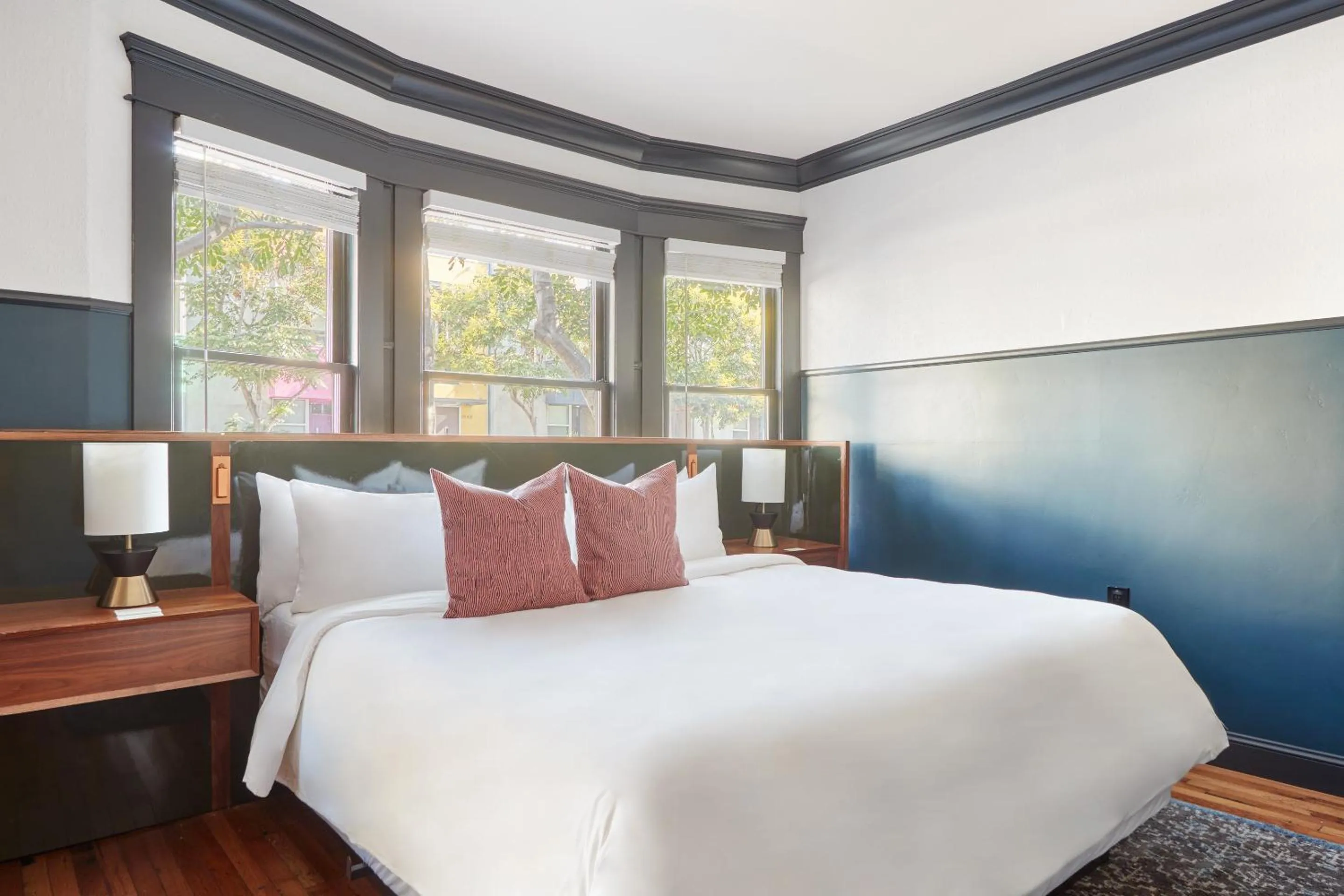 Bed in Sonder The Baker