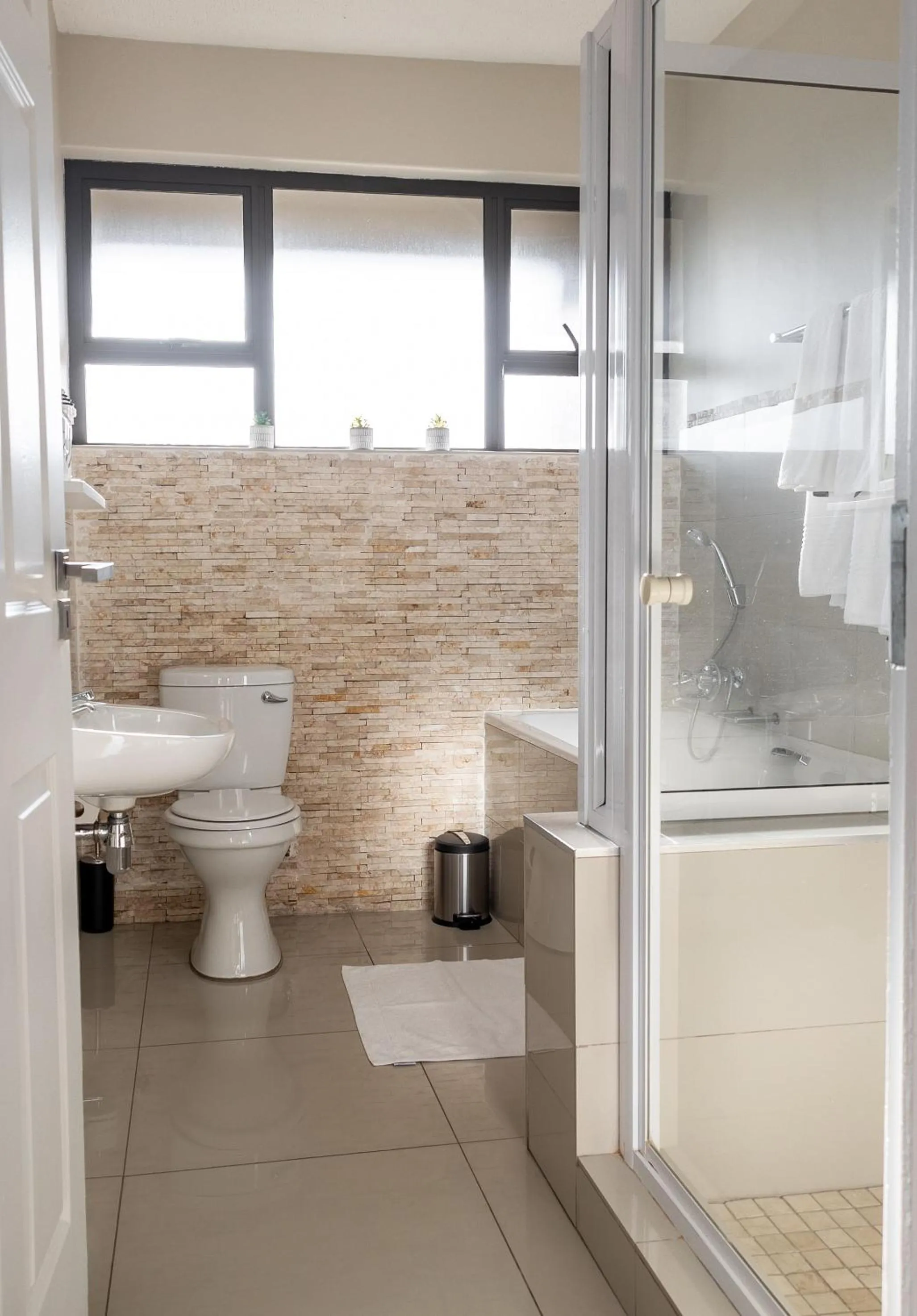 Toilet in Hillside Accommodation