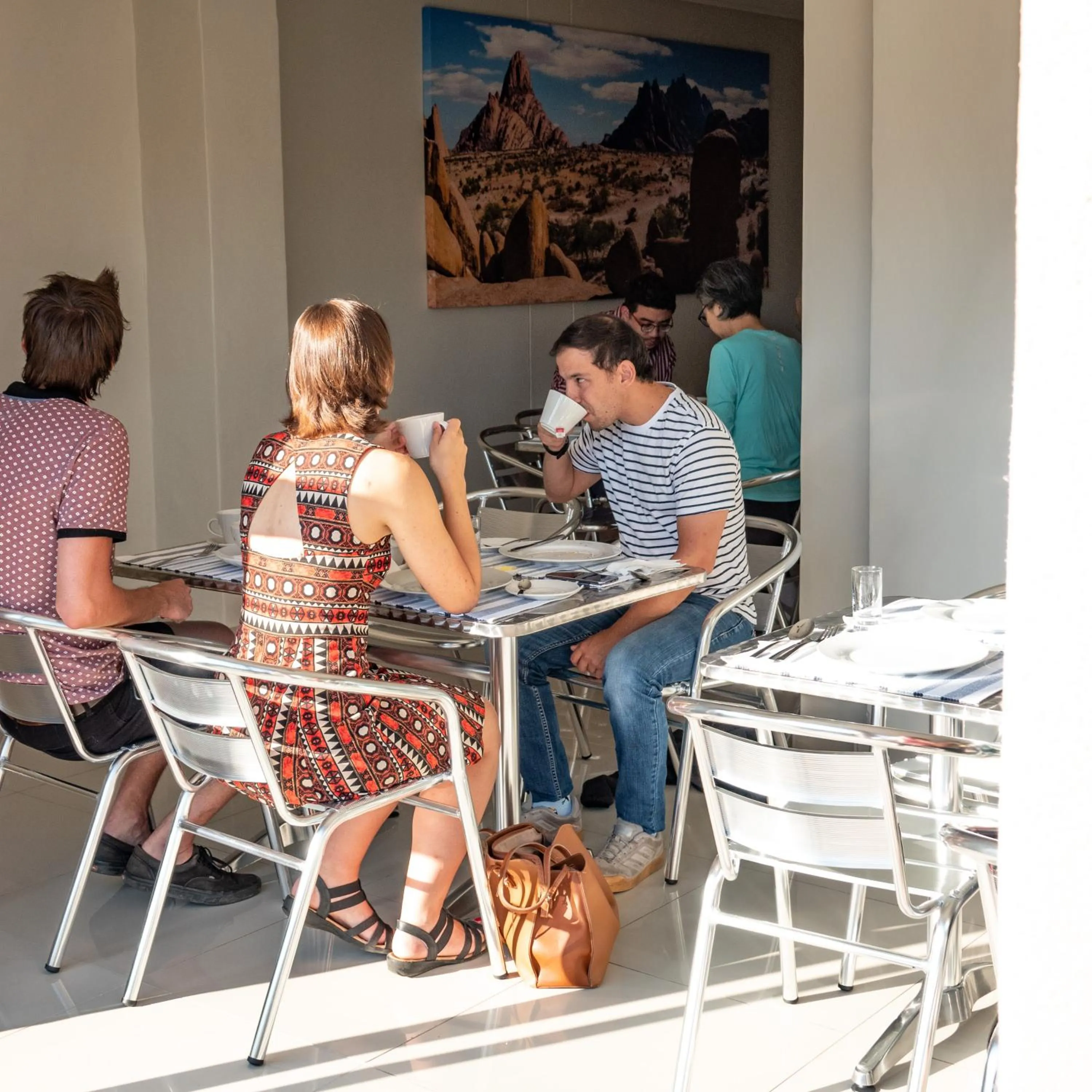 Restaurant/places to eat in Hillside Accommodation