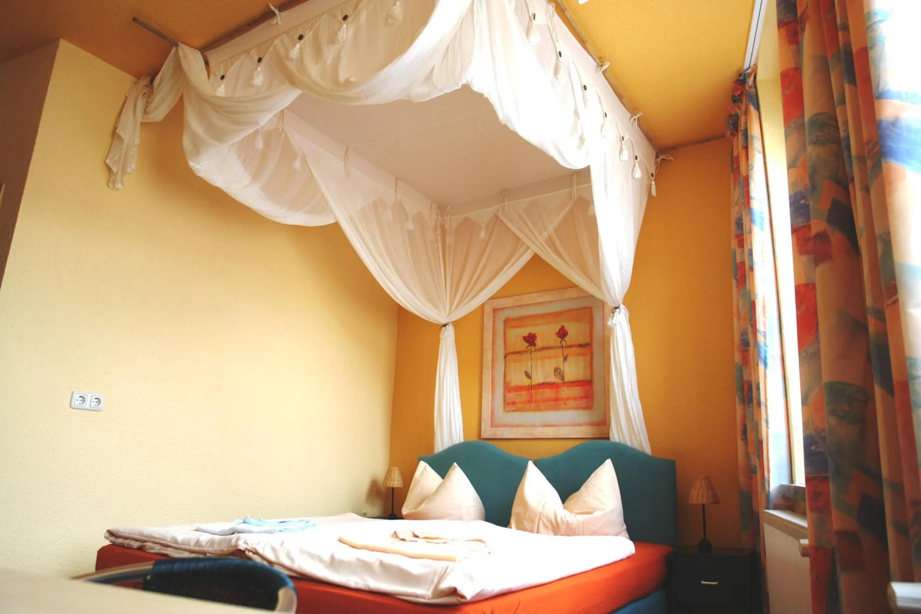 Bed in Hotel-Pension Grüne Linde