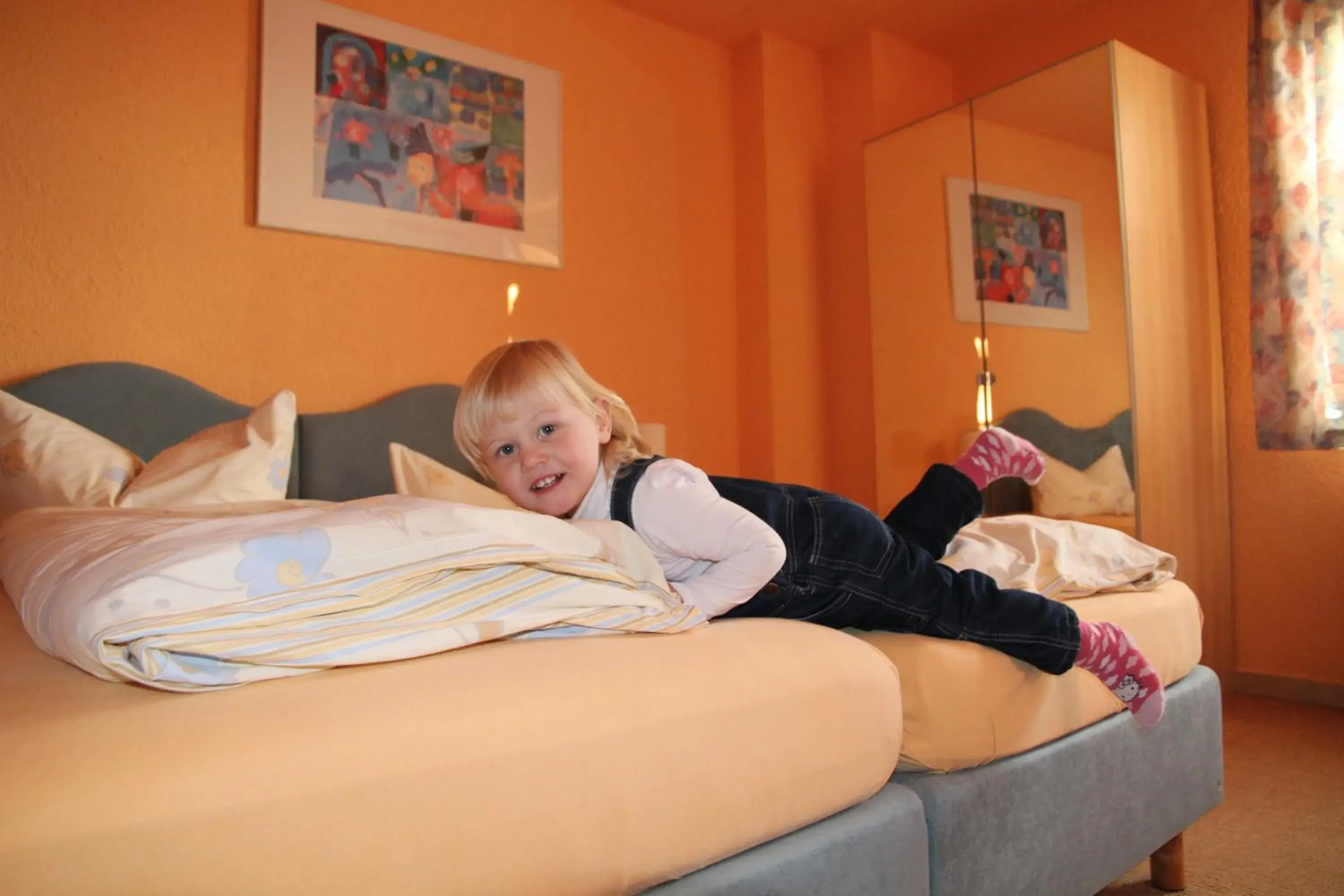 Family Room (4 People) - single occupancy in Hotel-Pension Grüne Linde Family Room (4 People) - single occupancy in Hotel-Pension Grüne Linde