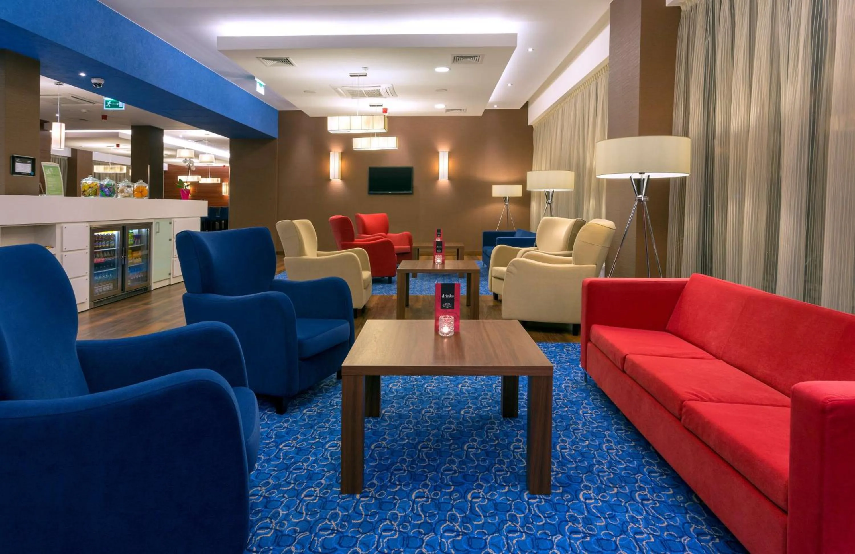 Lobby or reception in Hampton by Hilton Gdansk Airport