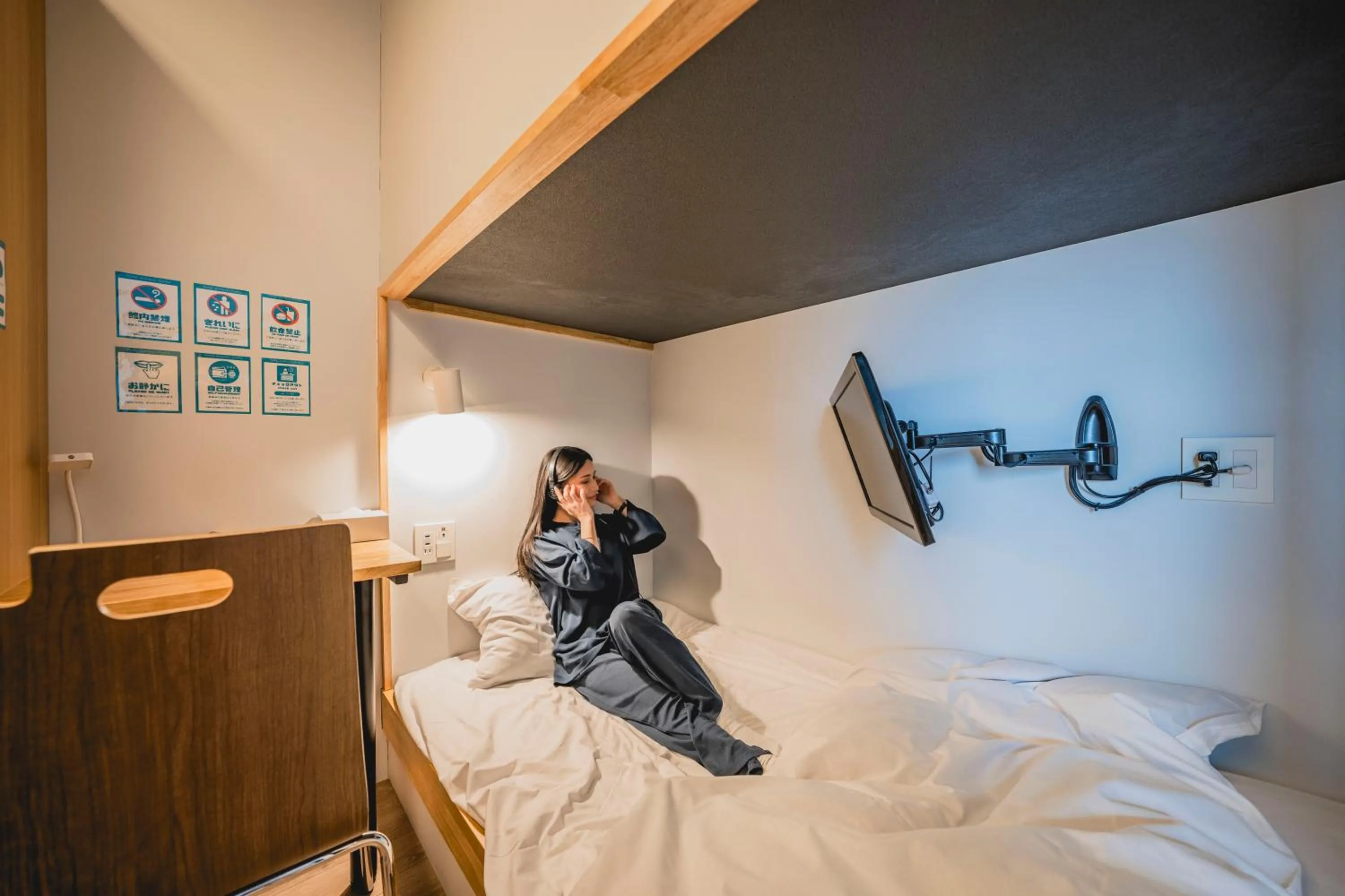 Photo of the whole room, Bed in hotel atarayo osaka