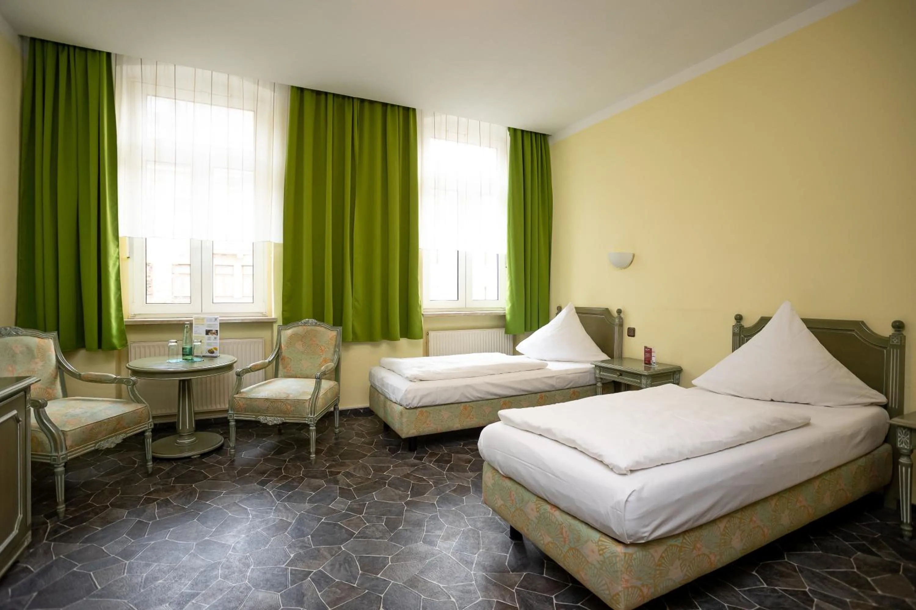 Photo of the whole room in Hotel Alexandra