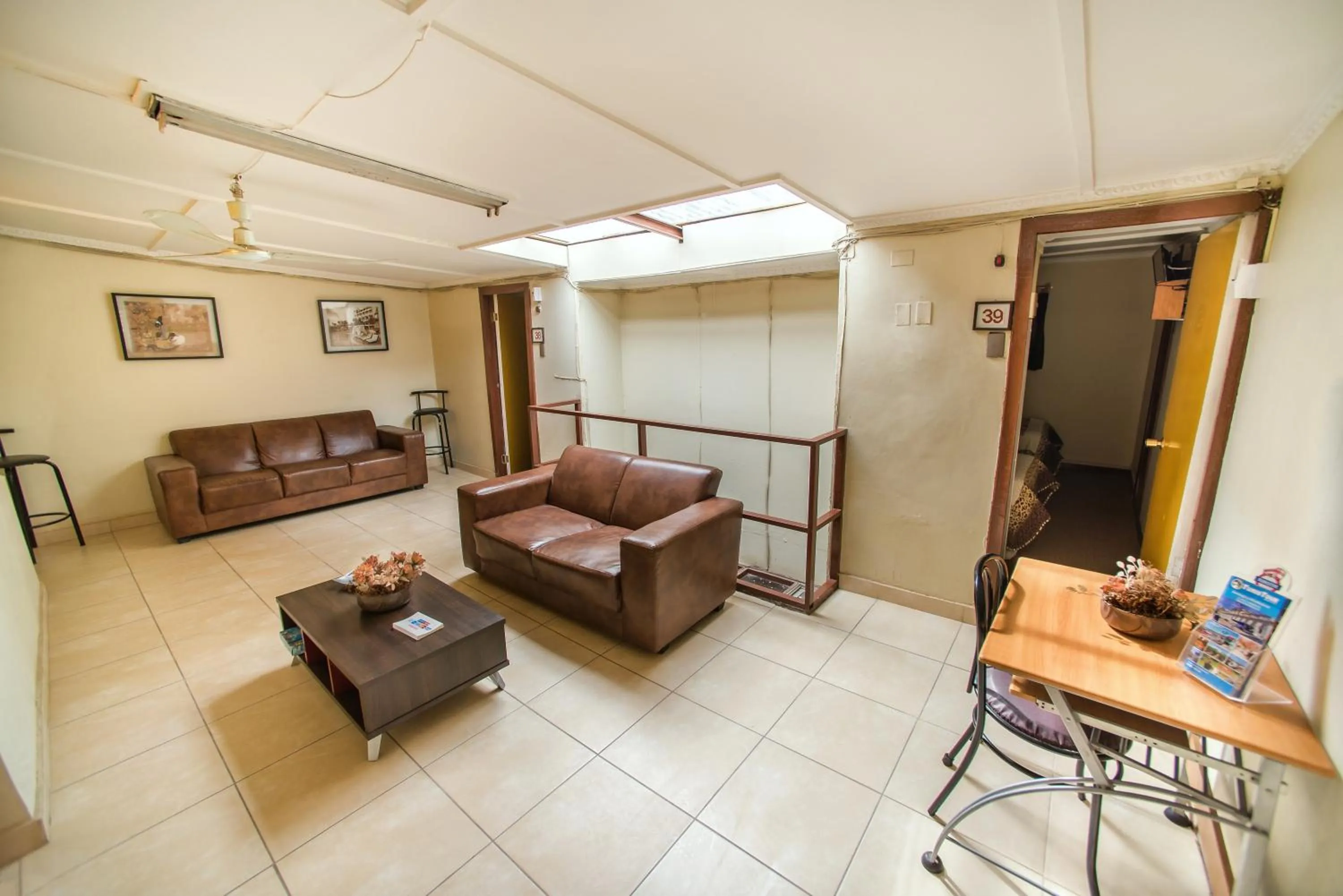 Area and facilities in Hotel Sahara Inn