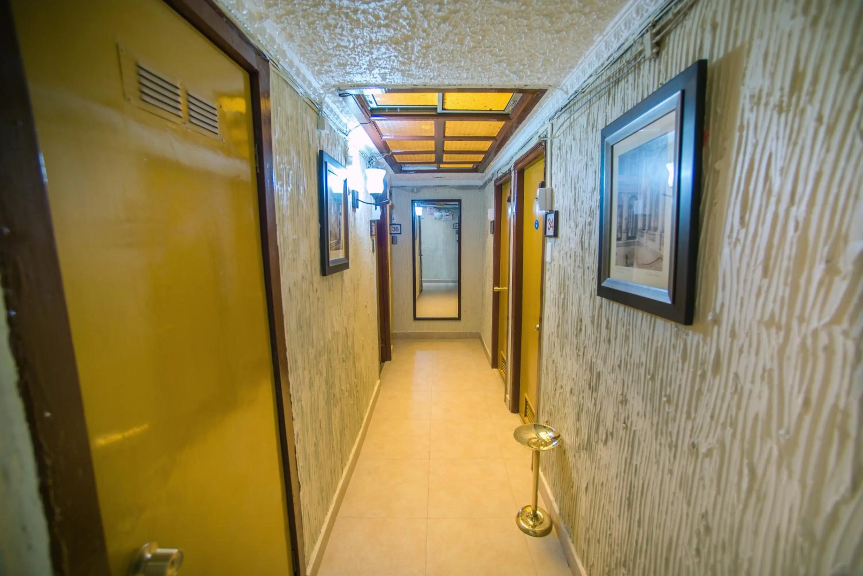 Area and facilities in Hotel Sahara Inn