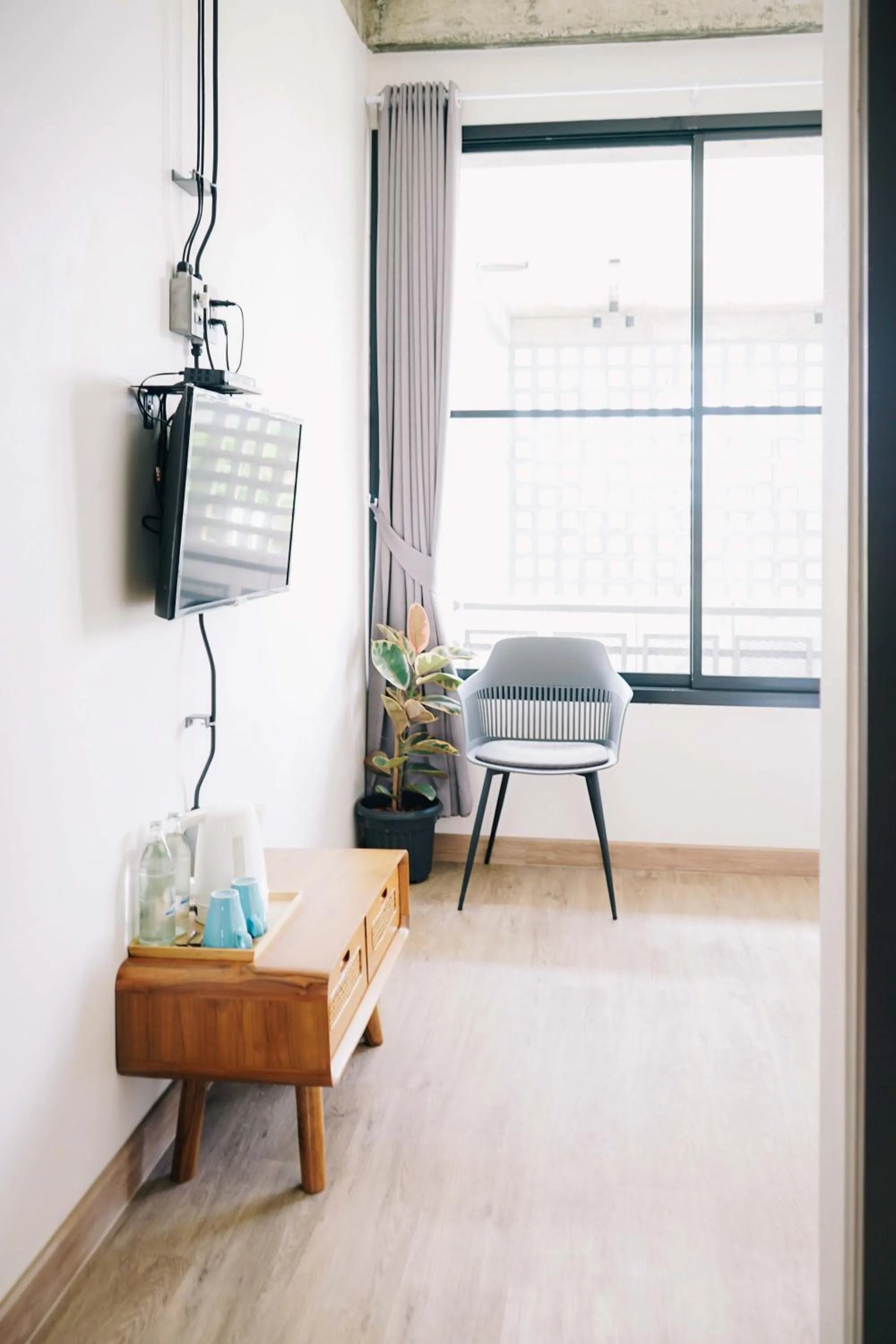 TV and multimedia in Small Town Hostel