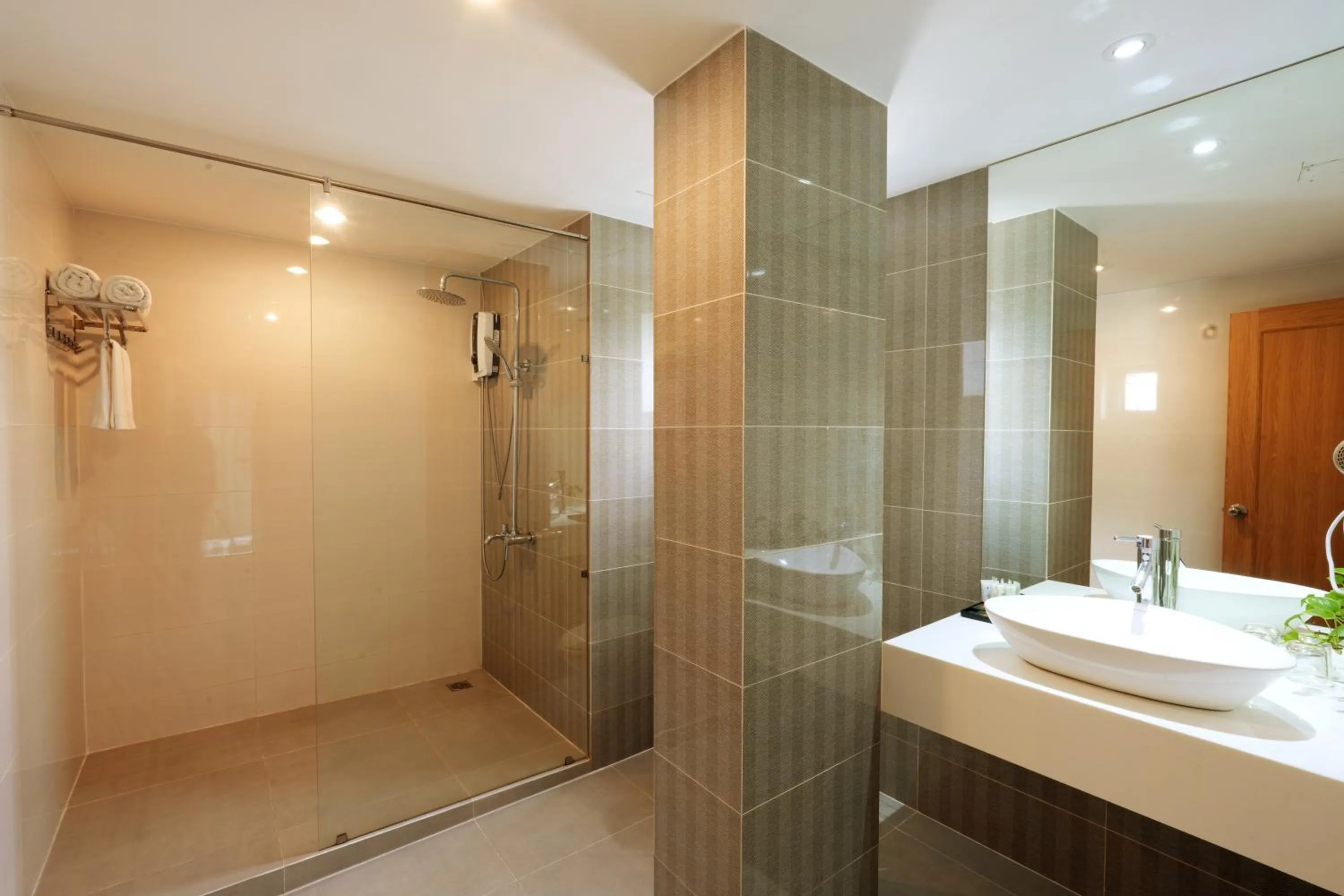 Bathroom in Happy Life Green Hotel