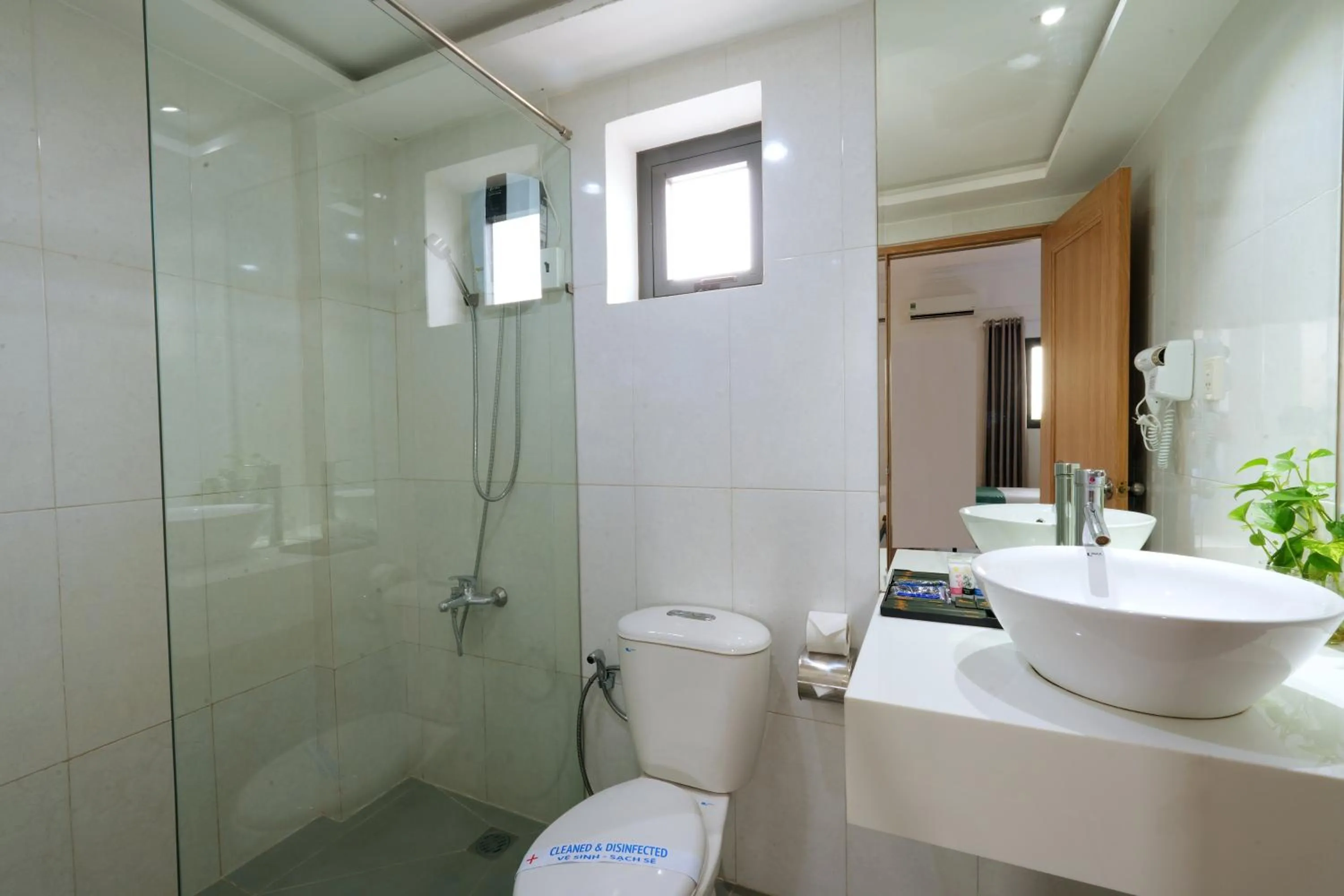 Bathroom in Happy Life Green Hotel