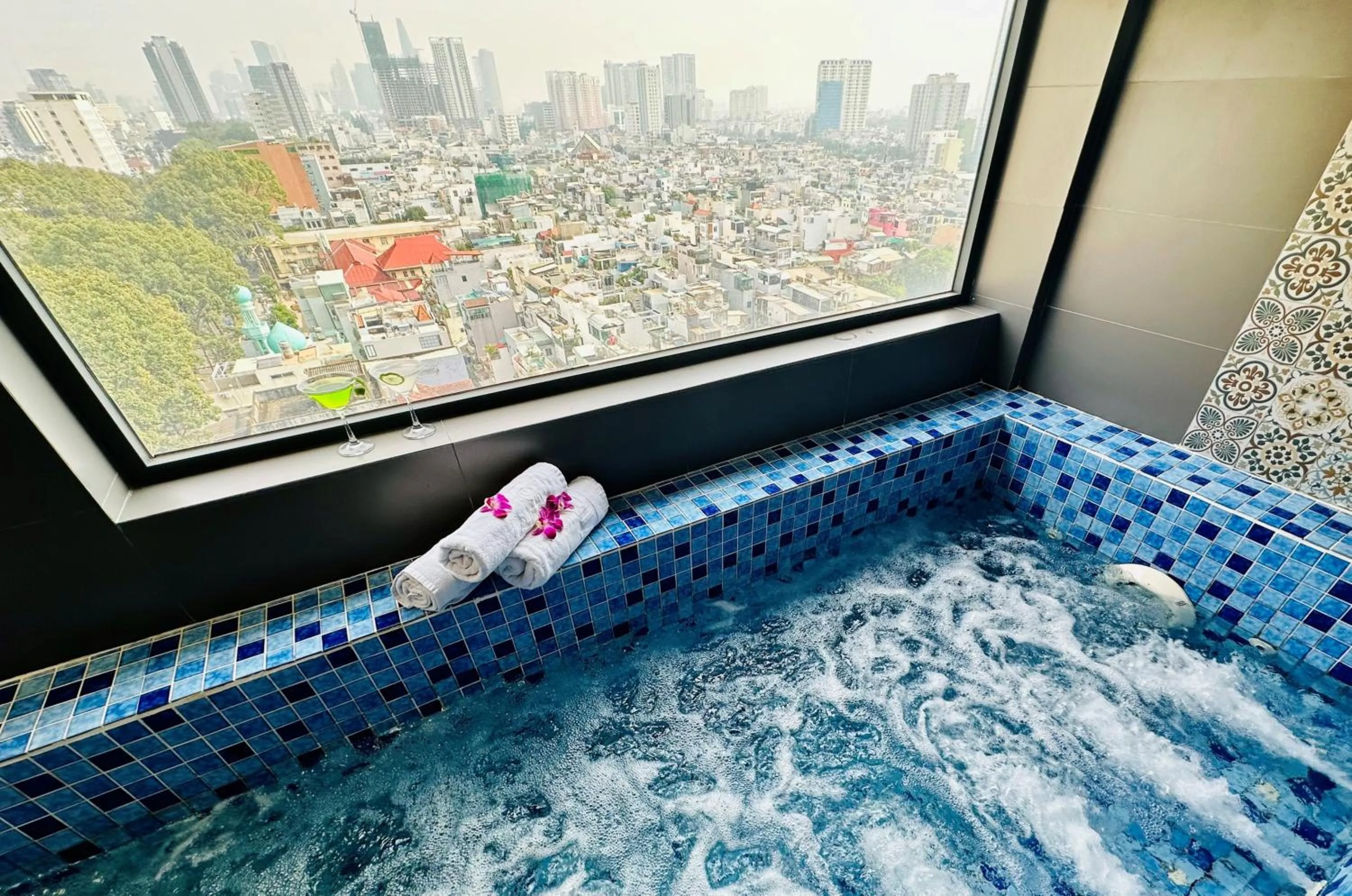 Area and facilities in Happy Life Green Hotel