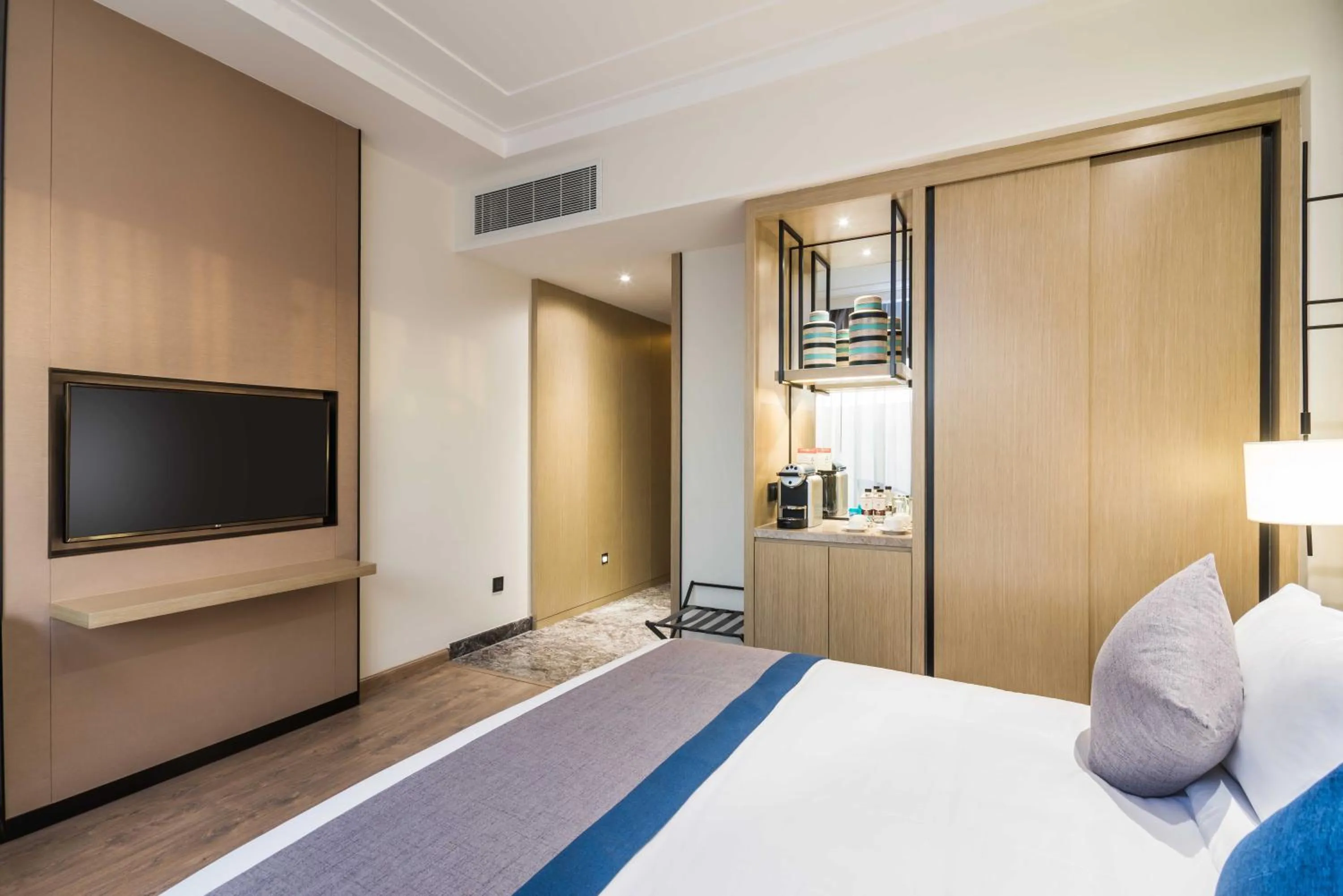 Bed in Braira Al Yarmouk