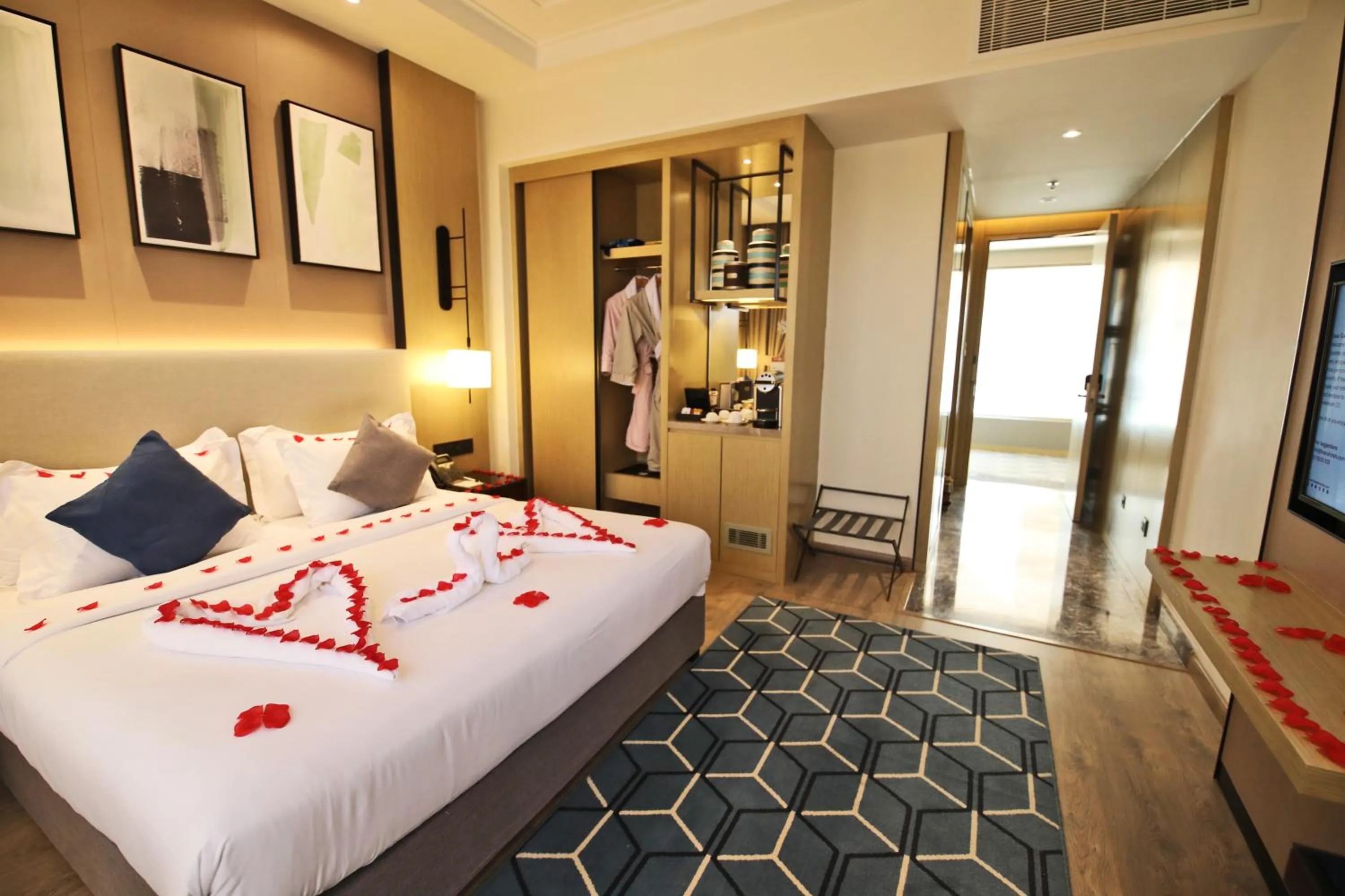 Photo of the whole room, Bed in Braira Al Yarmouk